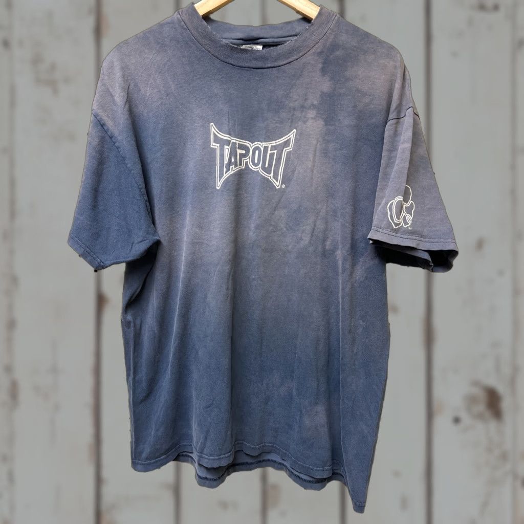 Hanes VINTAGE Tapout T-Shirt XL Blue Grunge 90s MMA Fighters Only Hanes Crew Neck Short Sleeve Graphic Print Mens 2000s Distressed Cotton Size US XL / EU 56 / 4 - 1 Thumbnail