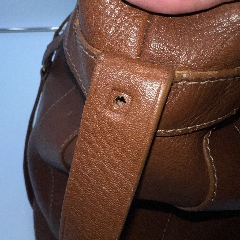 Juicy Couture Juicy Couture Vintage Genuine Leather Cage Strapped Large Shoulder Bag SEE PHOTOS AND DESCRIPTION Size ONE SIZE - 6 Thumbnail