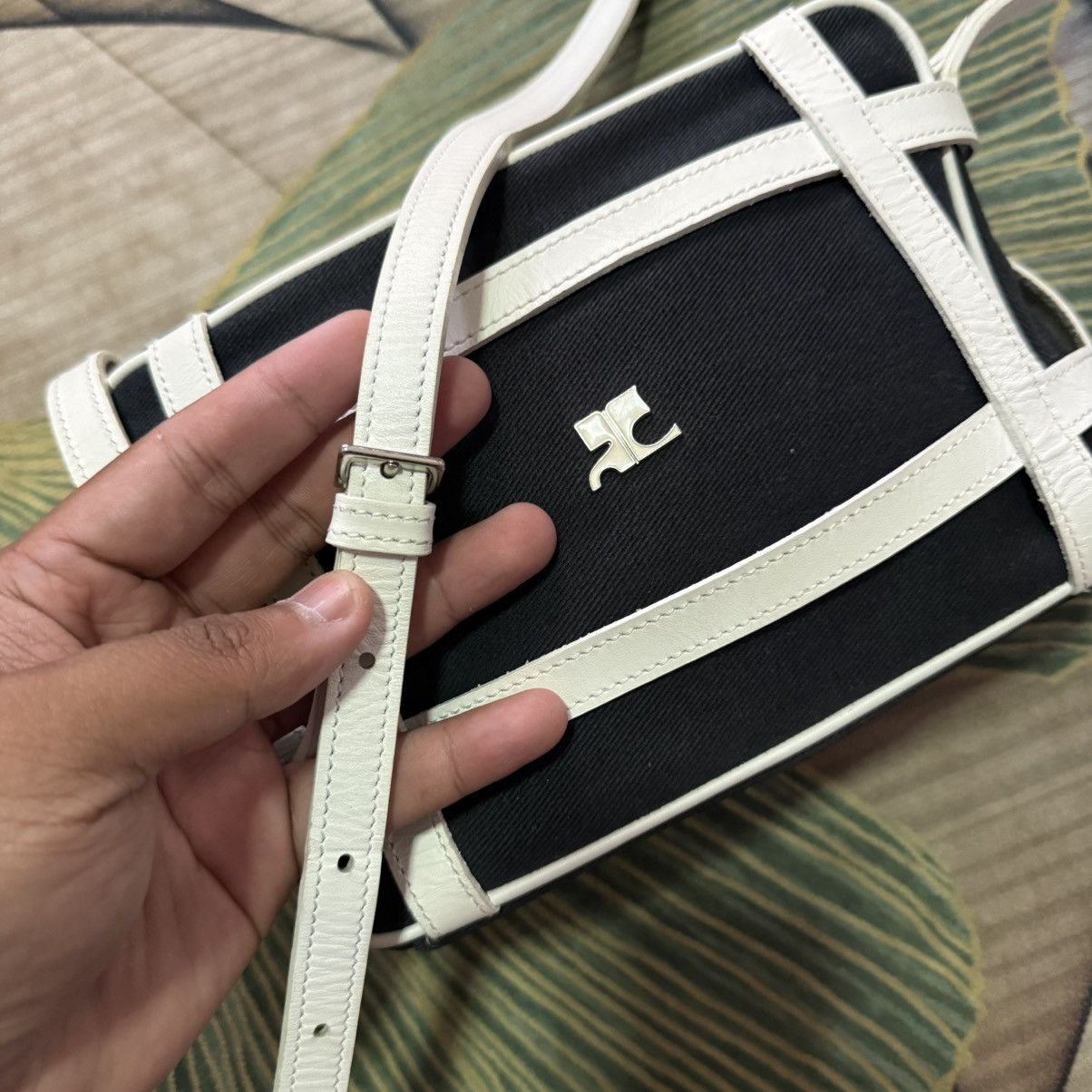 Courreges Vintage Courreges Sling Bag Size ONE SIZE - 9 Thumbnail
