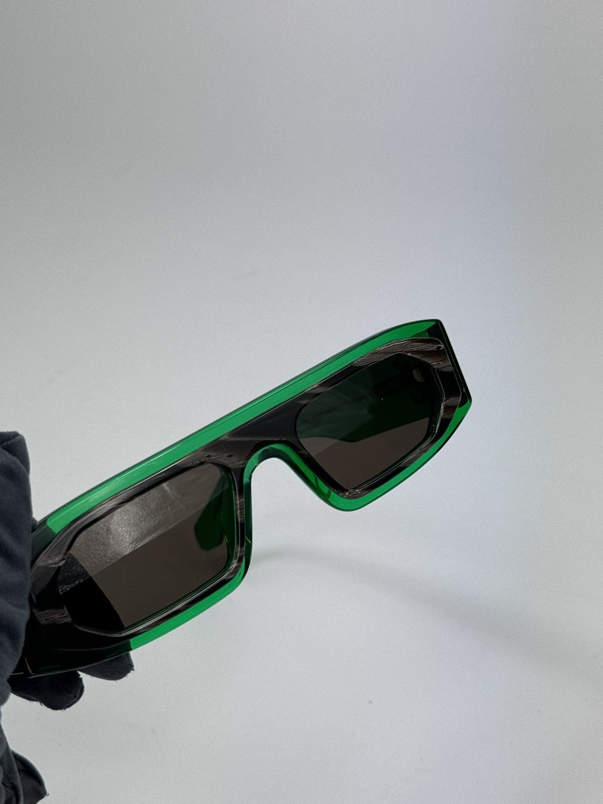 Louis Vuitton LV GREEN FRAME SUNGLASSES Z2451U Size ONE SIZE - 4 Thumbnail