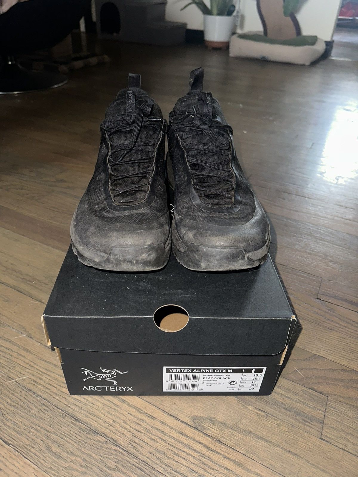 Arc'teryx Really nice hikers Size US 10.5 / EU 43-44 - 2 Thumbnail