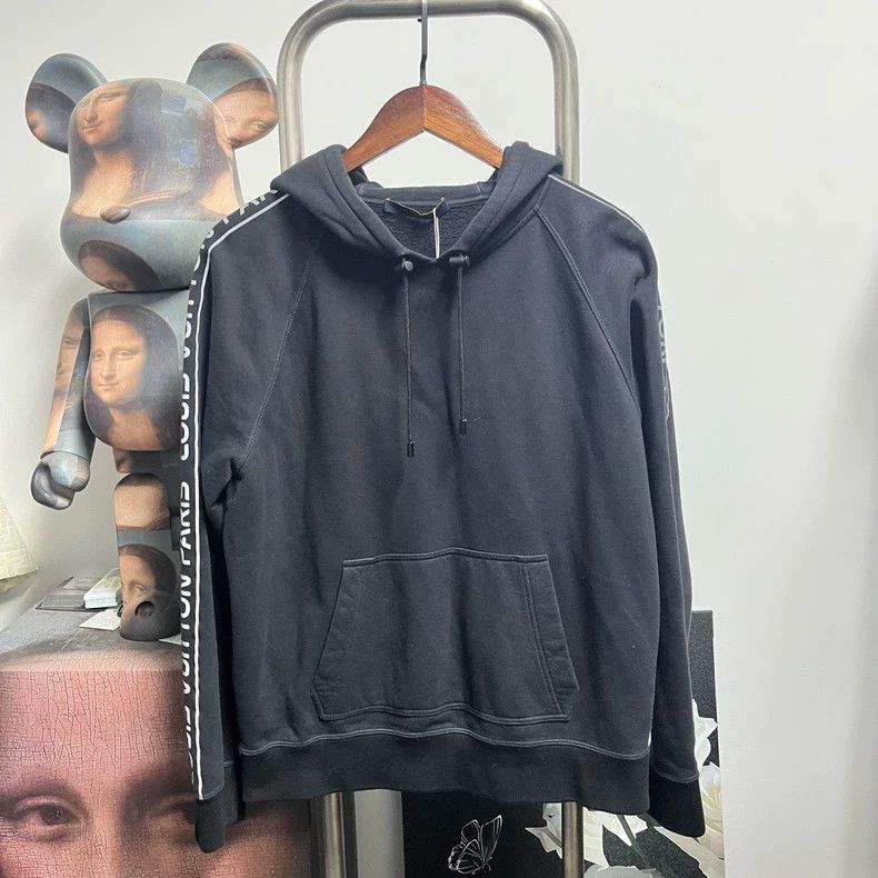 Louis Vuitton Louis Vuitton Arm logo hoodie 2504-Nextarrow Size US L / EU 52-54 / 3 - 1 Thumbnail