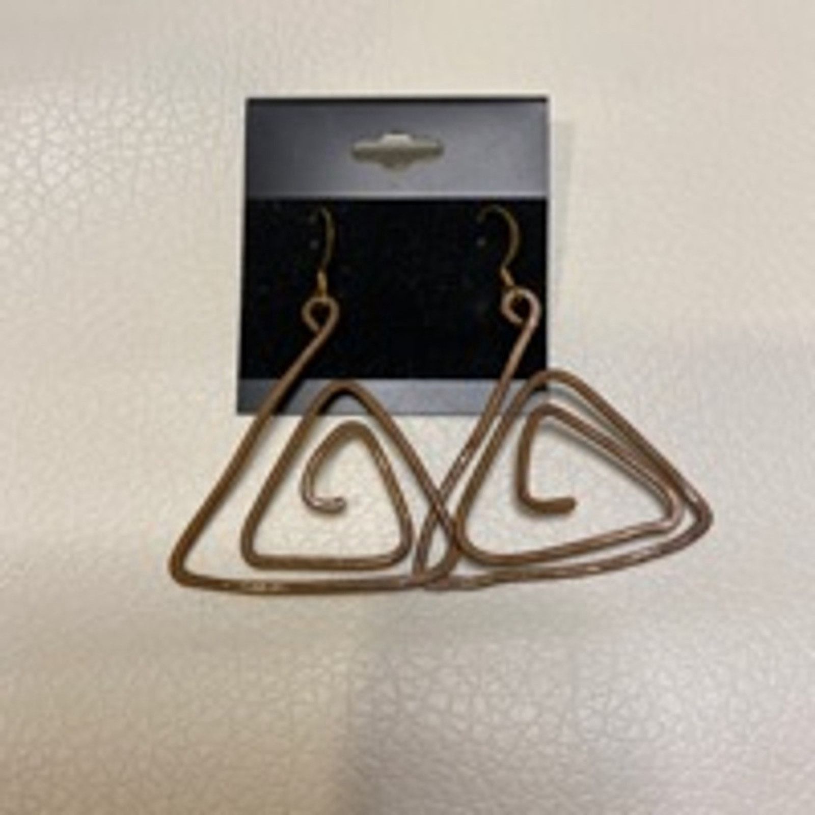 Handmade Minimalist Gold Tone Triangle Wire Dangle Earrings Handmade Size ONE SIZE - 2 Thumbnail