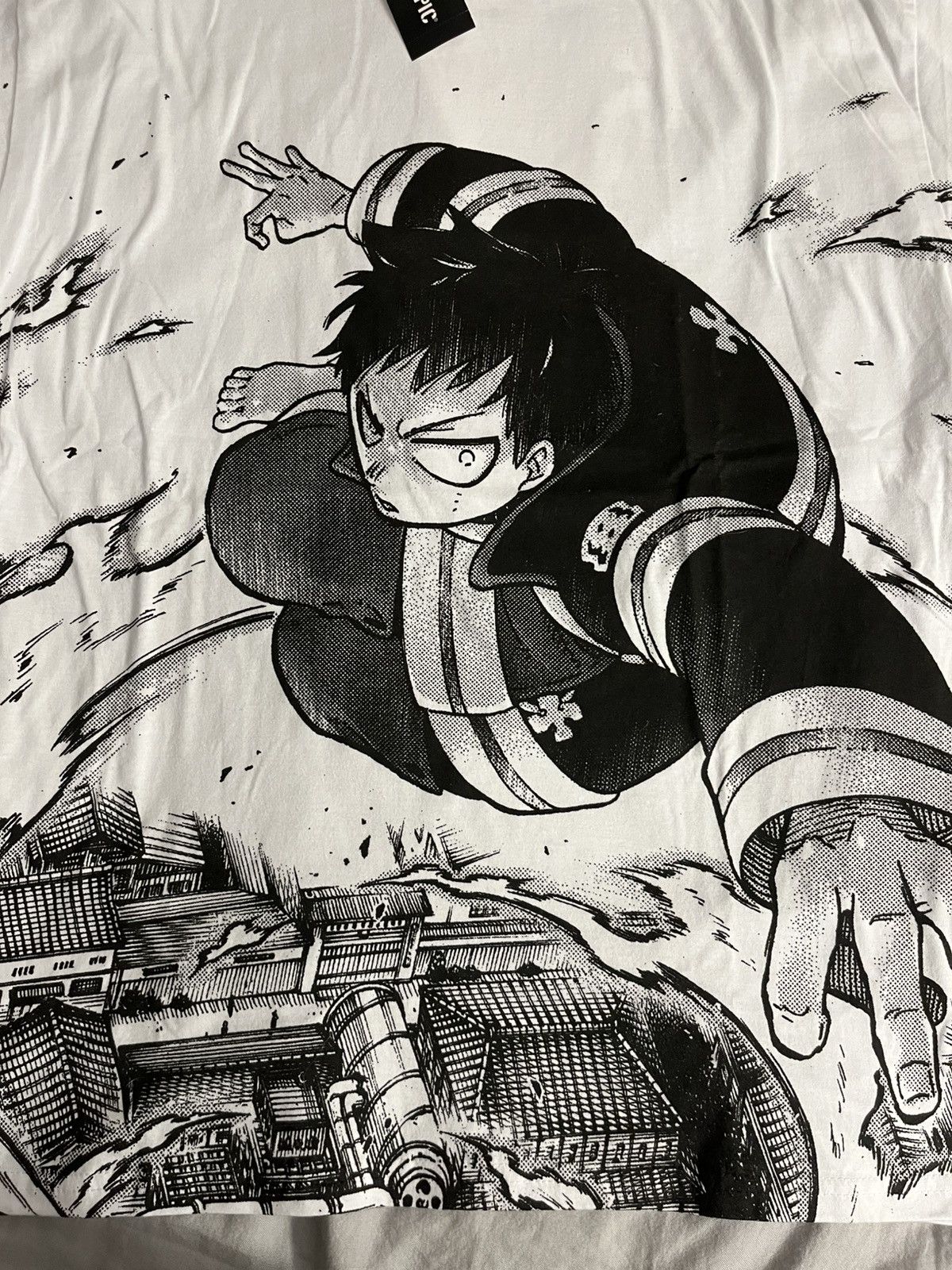 Hot Topic Fire force shinra tee white Size US L / EU 52-54 / 3 - 2 Thumbnail