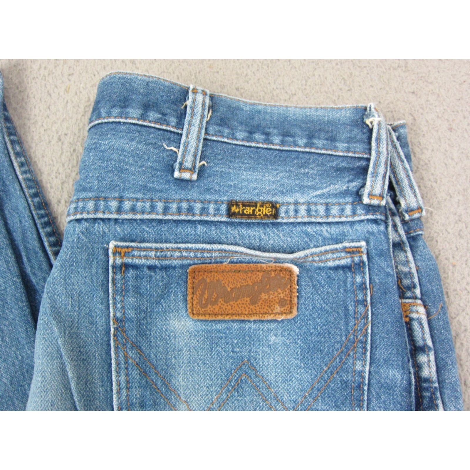 Wrangler VINTAGE Wrangler Jeans Men Regular Blue 30 x 31 Denim Straight 5-Pocket Retro Size US 30 / EU 46 - 2 Thumbnail