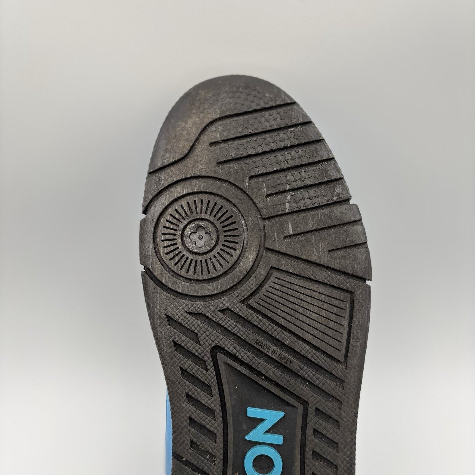 Louis Vuitton (8-8.5 US) Louis Vuitton Trainer ' Blue Black ' | GOOD COND! Size US 8.5 / EU 41-42 - 19 Thumbnail