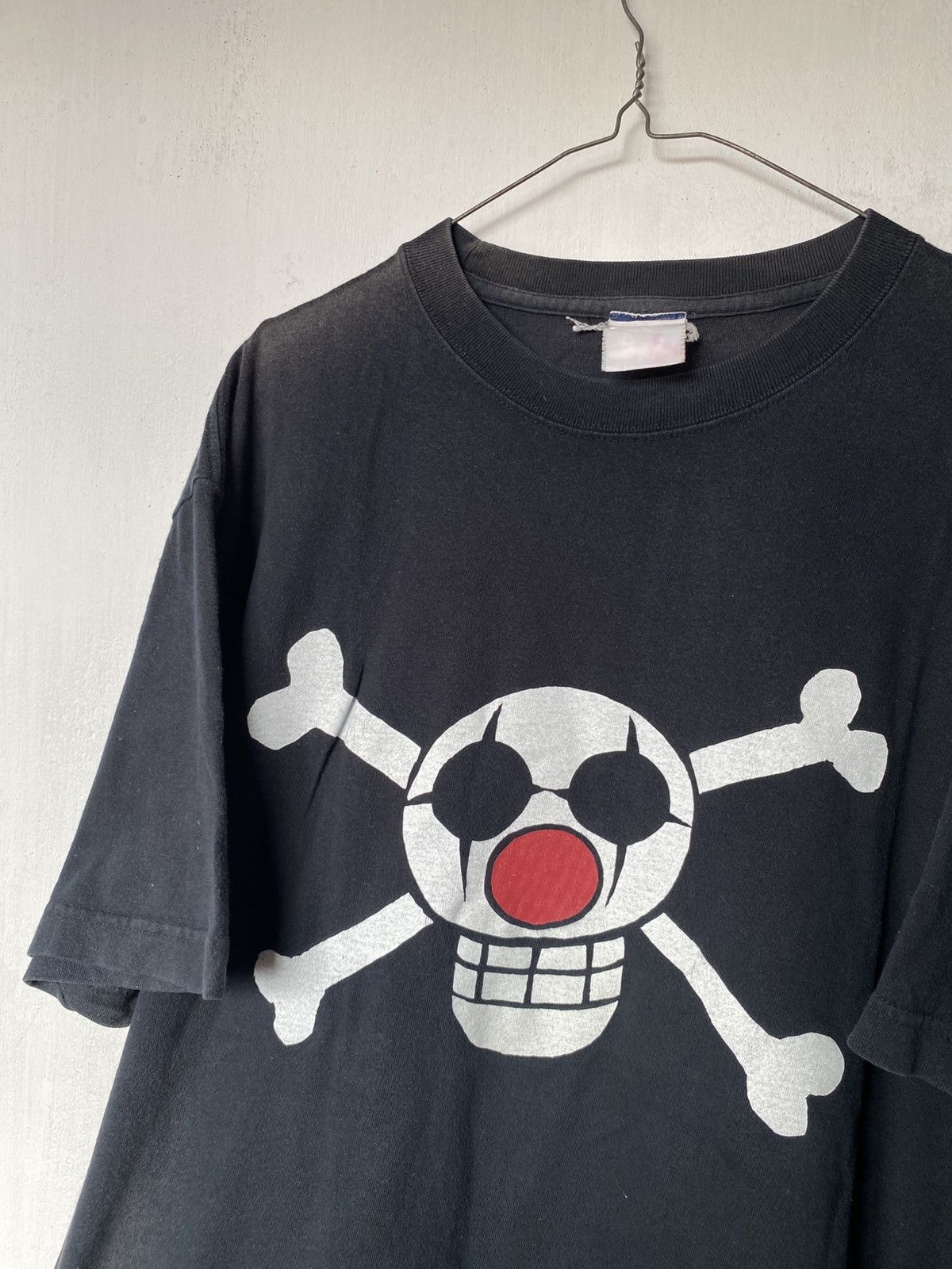 Anime Vintage 00s Buggy Pirates Flag One Piece Sunfaded Tshirt Size US L / EU 52-54 / 3 - 2 Thumbnail