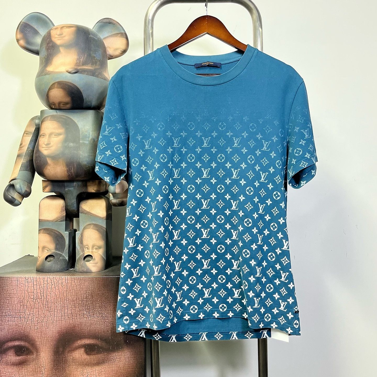 Louis Vuitton Louis Vuitton Monogram Gradient T-Shirt Size L Size US L / EU 52-54 / 3 - 1 Thumbnail