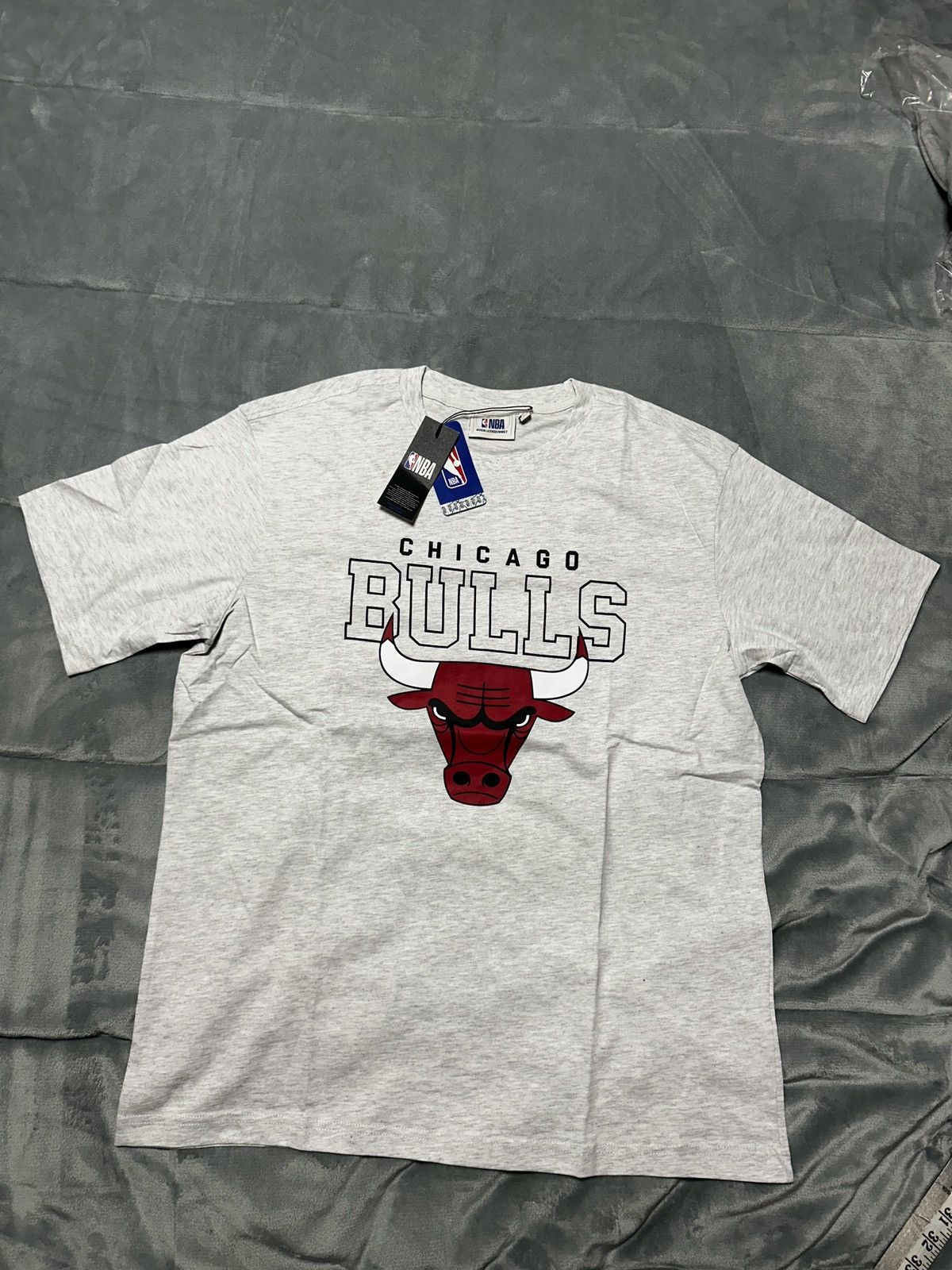 NBA NEW Size XL NBA Chicago Bulls Team Print Logo White T-Shirt Size US XL / EU 56 / 4 - 3 Thumbnail