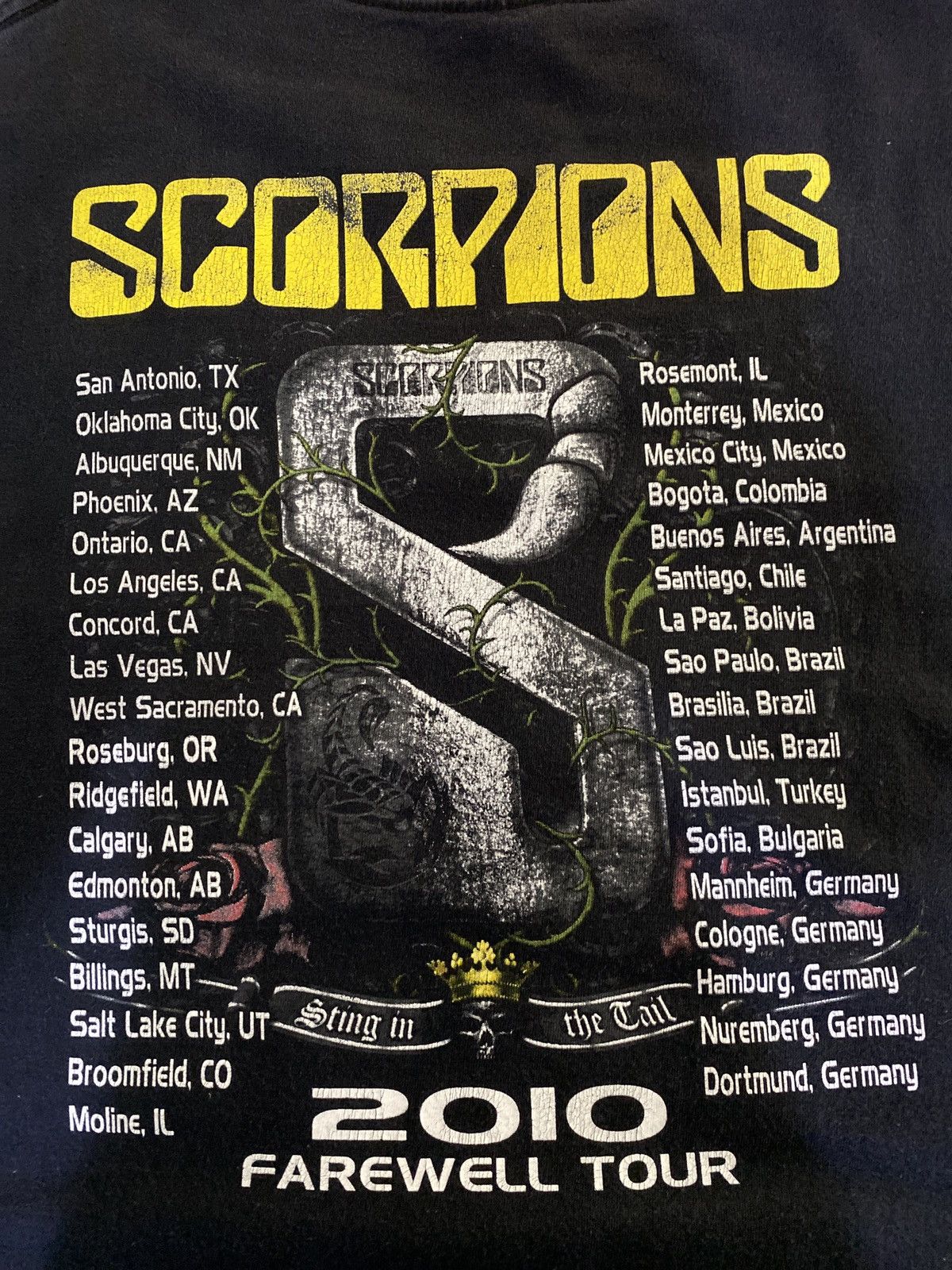 Band Tees Scorpions - 2010 Farewell Tour Band Tee Size US XL / EU 56 / 4 - 5 Thumbnail