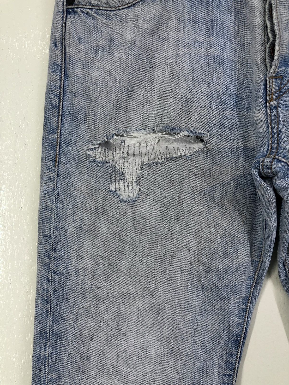 Japanese Brand Ripo Trenta Anni Distressed Light Wash Jeans Size US 32 / EU 48 - 7 Thumbnail