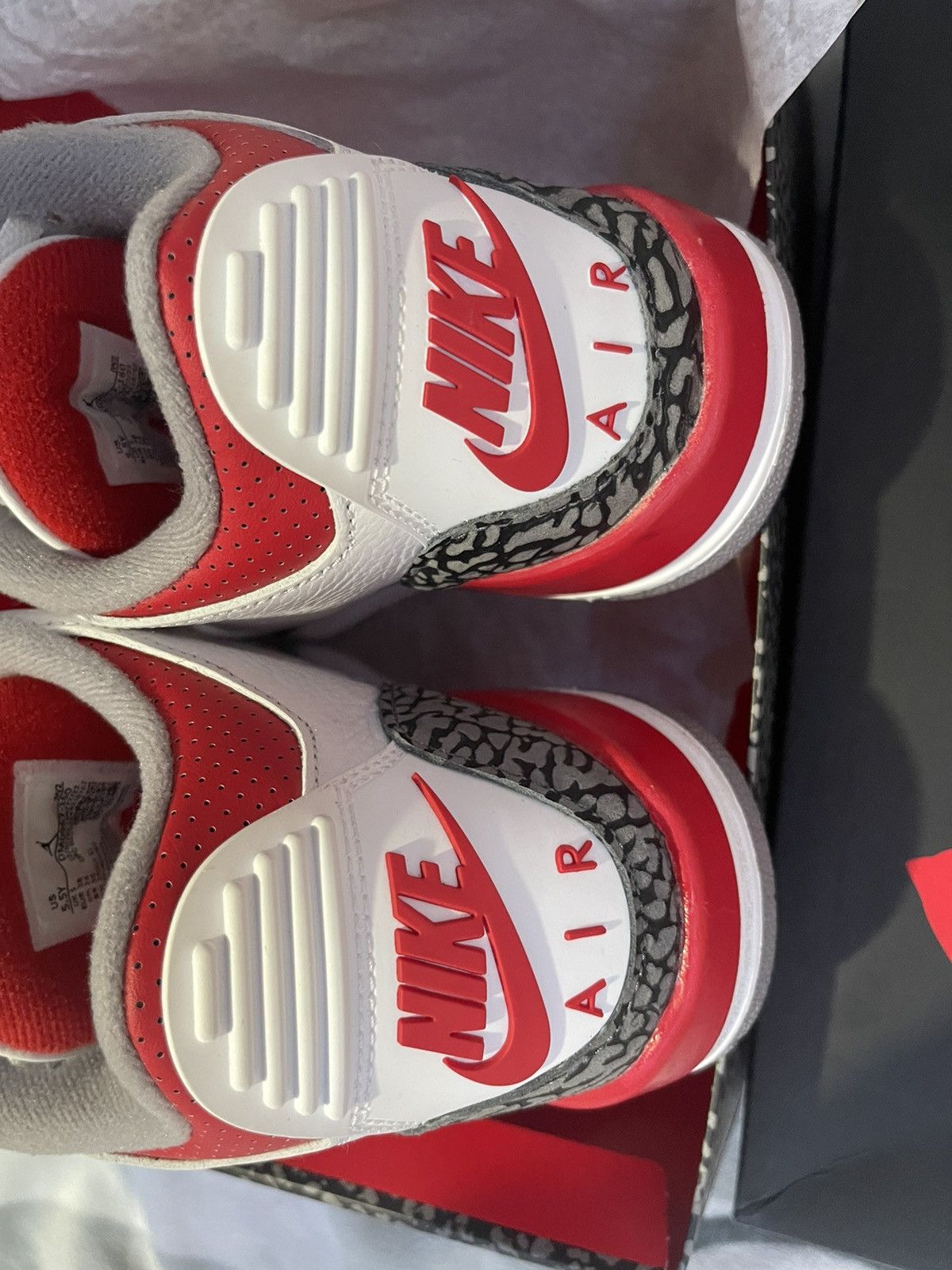 Jordan Brand × Nike Jordan 3 Retro Fire Red GS 2022 Size US 5.5 / EU 38 - 2 Thumbnail