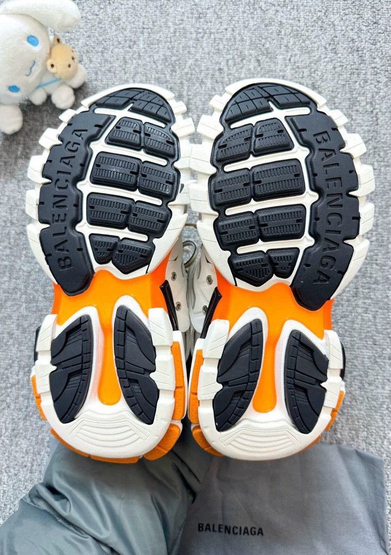 Balenciaga Balenciaga White Orange Track Low-Top Casual Dad Shoes 2502 Size US 5 / EU 37 - 6 Thumbnail