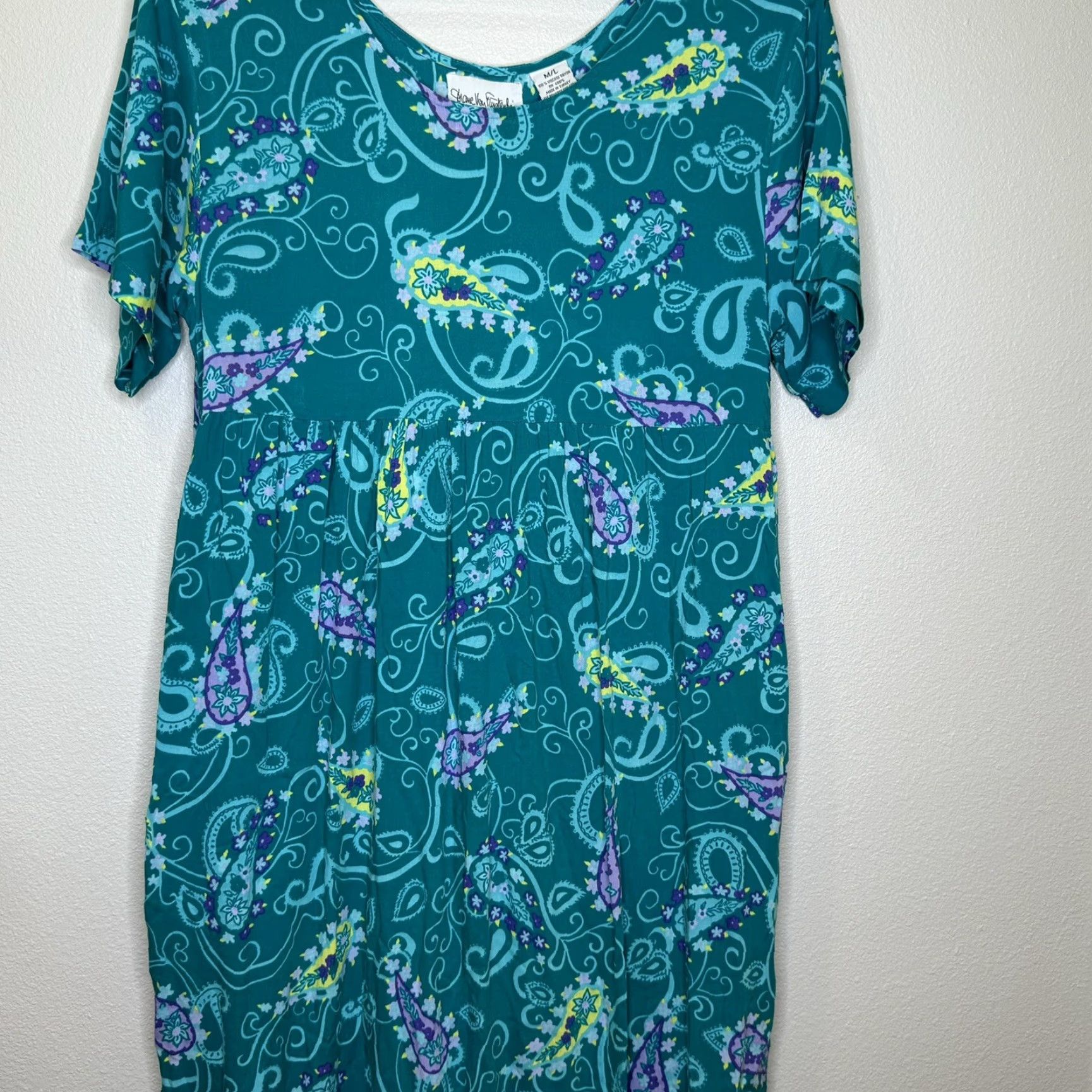 Diane von Furstenberg VINTAGE Diane von Furstenberg Maxi Dress M/L Green Paisley Rayon Bohemian Lounge Patio Short Sleeve Round Neck Pockets Tie Back Size M / US 6-8 / IT 42-44 - 3 Thumbnail