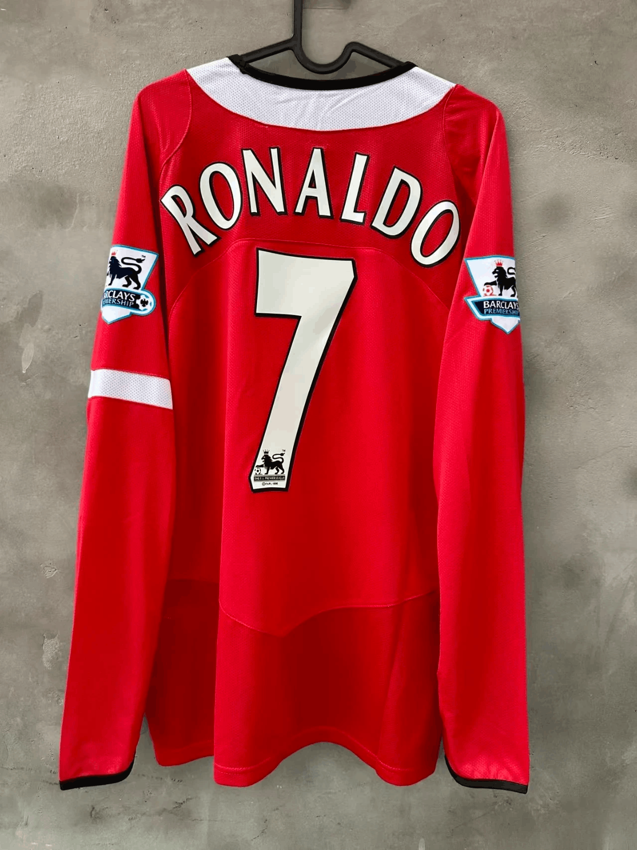 Other 2004 2005 MUFC C Ronaldo Jersey Size US L / EU 52-54 / 3 - 1 Thumbnail