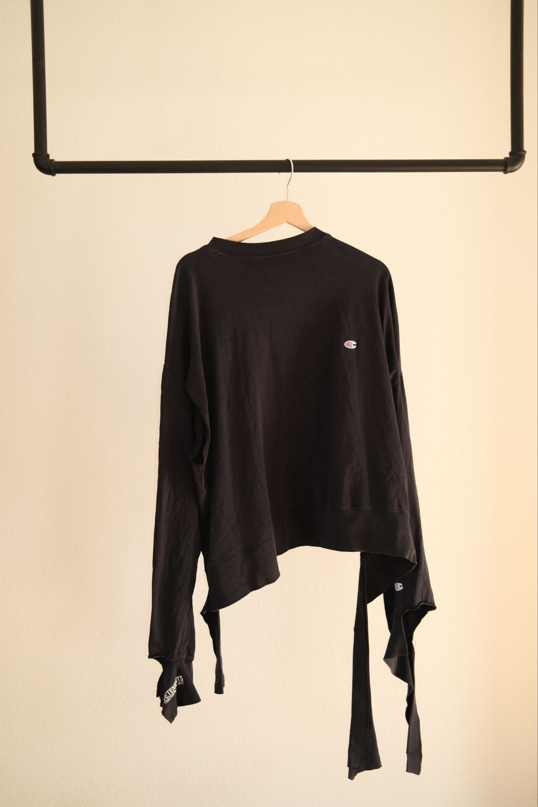 Champion × Vetements Vetements x champions archive cut out sweater Size S / US 4 / IT 40 - 1 Thumbnail