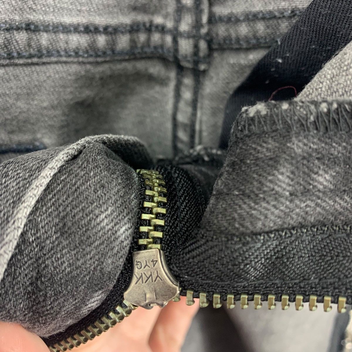 Undercover × Uniqlo UNIQLO X UNDERCOVER zipped one cargo pocket skinny pants Size US 33 - 15 Thumbnail