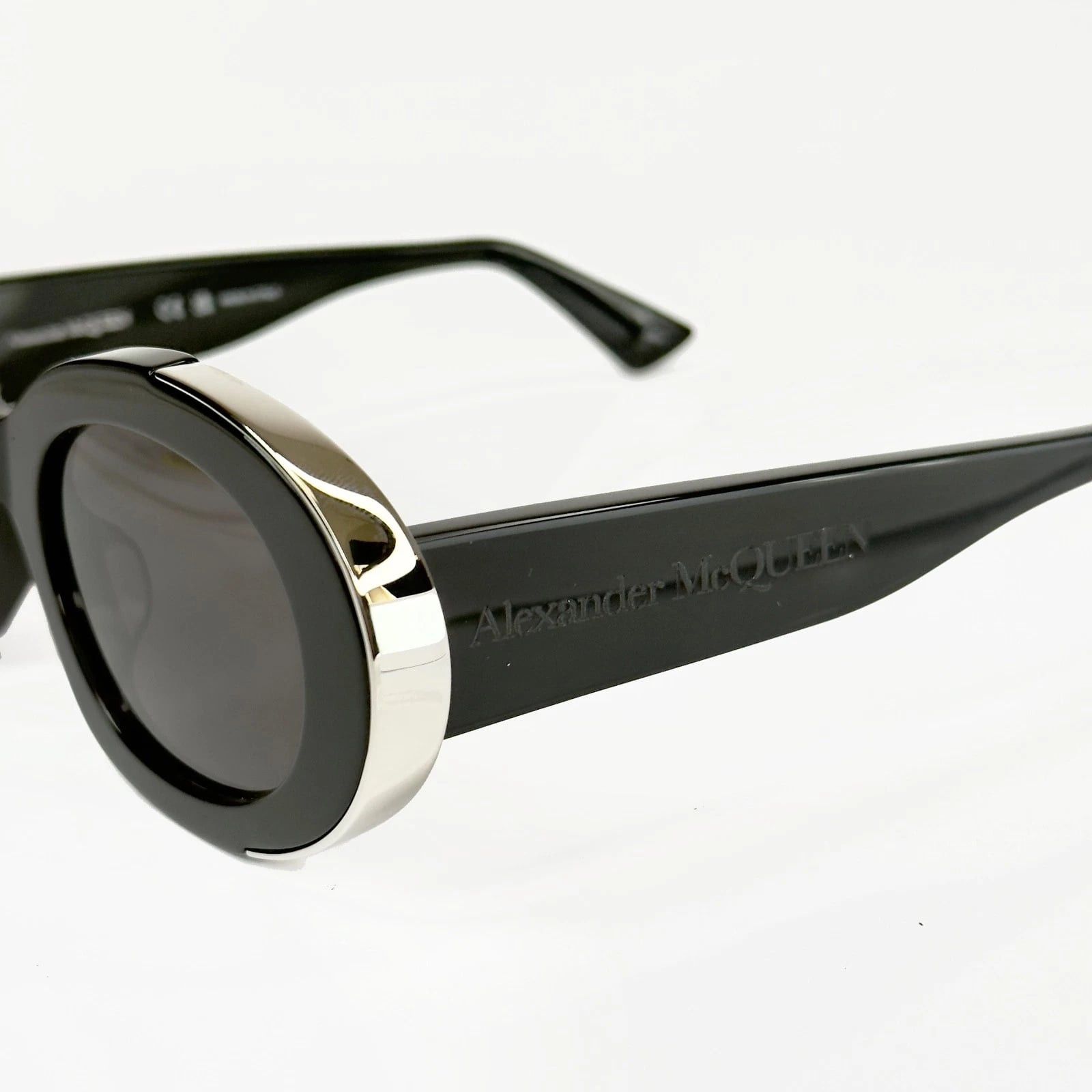 Alexander McQueen ALEXANDER MCQUEEN AM0445S 0445 Black Fashion Sunglasses 001 Size ONE SIZE - 8 Thumbnail