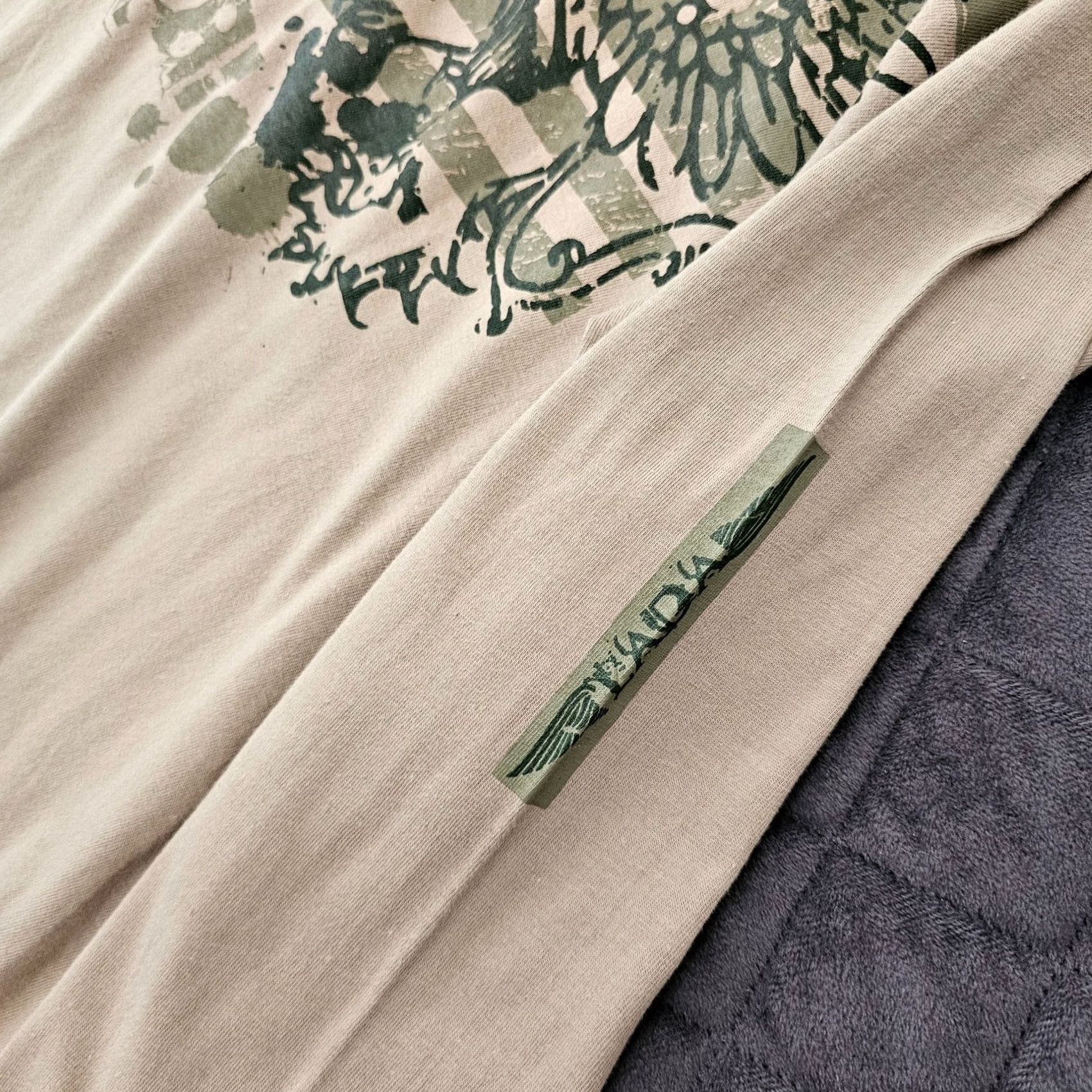 Vintage Lada Men's T Shirt Green Long Sleeve XL Graphic Print Crew Neck Casual Shirt Size US XL / EU 56 / 4 - 4 Thumbnail