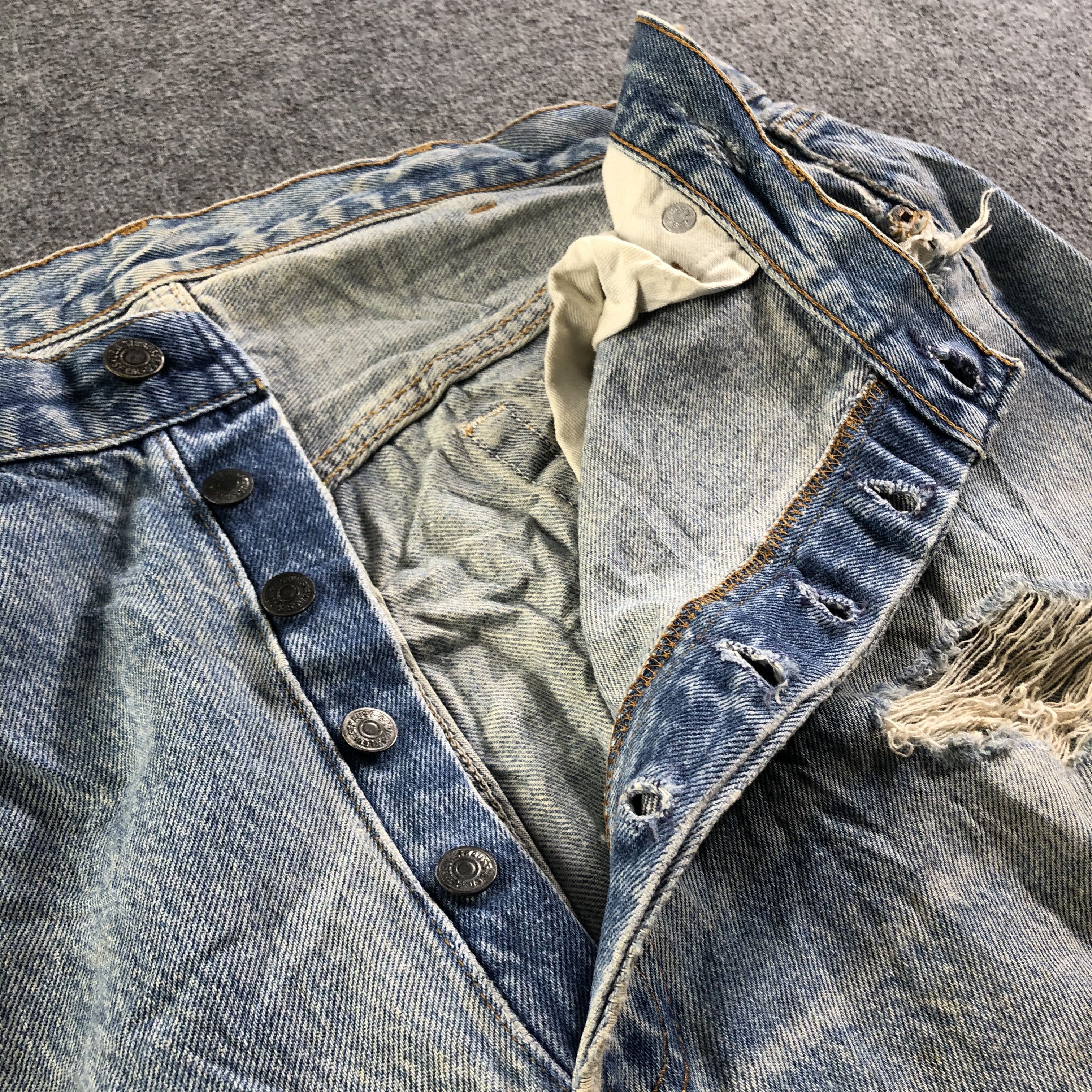 Levi's Vintage Blue Wash Levis 501 Jeans-J3566 Size US 37 - 10 Thumbnail