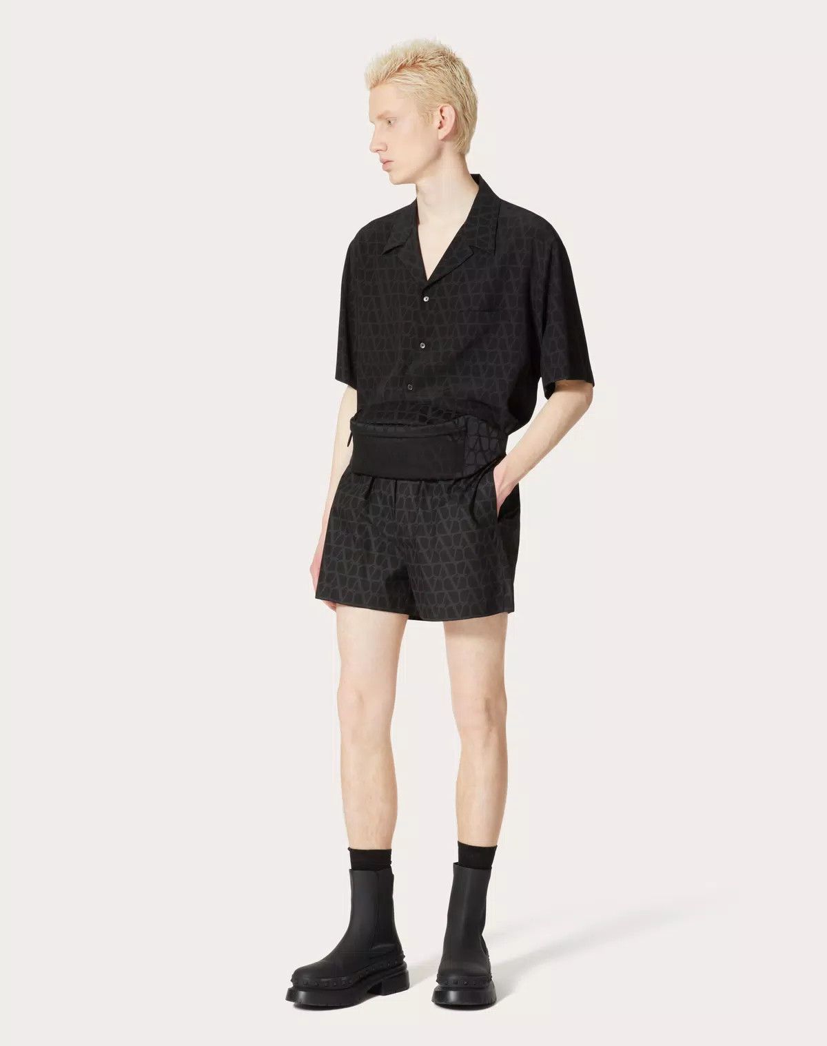 Valentino oc11z0725 Silk Bowling Shirt in Black Size US XL / EU 56 / 4 - 3 Thumbnail