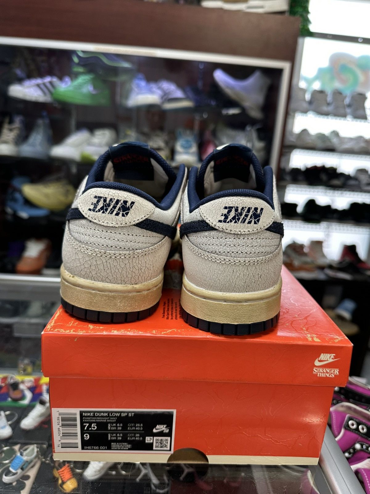 Nike Nike X Stranger Things Dunk Low Size US 7.5 / EU 40-41 - 4 Thumbnail