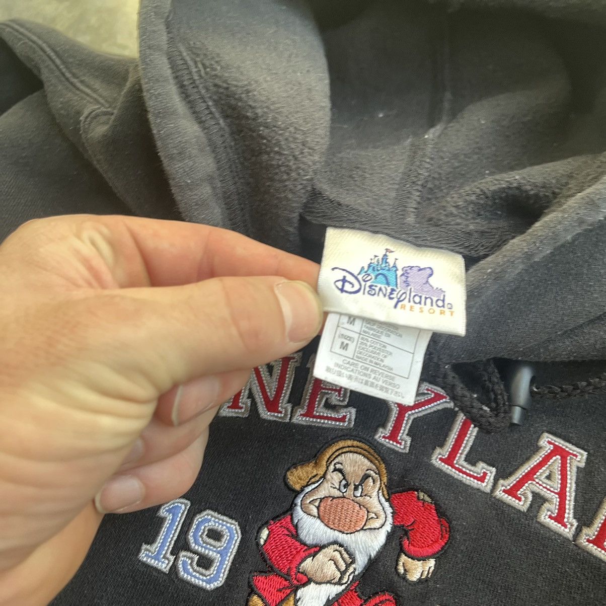 Disney × Mickey Mouse × Vintage Crazy Vintage Disney Perfect Boxy Snowhite Grumpy Hoodie Size US M / EU 48-50 / 2 - 3 Thumbnail