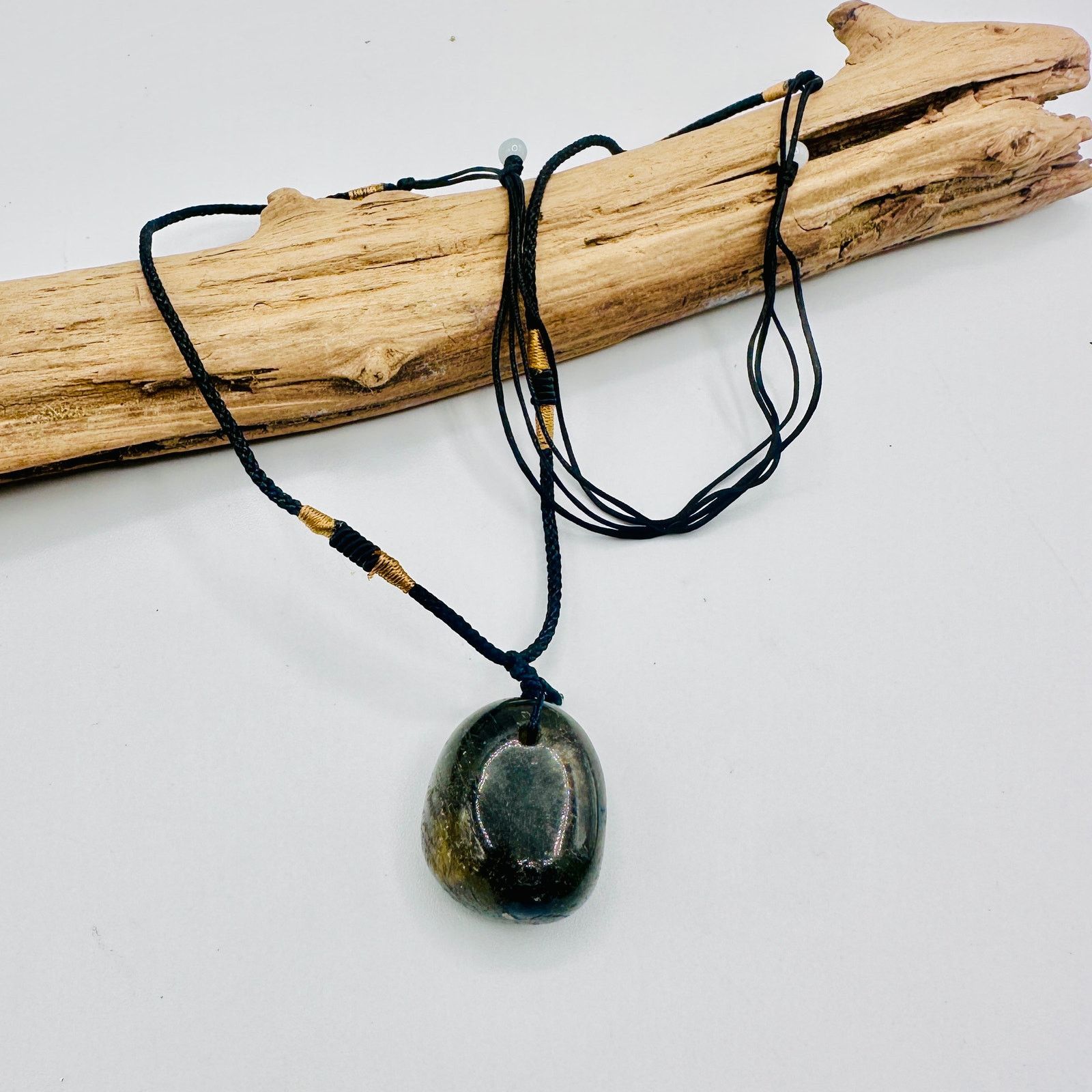 The Unbranded Brand Natural Labradorite Healing Stone Cord Necklace Unisex Size ONE SIZE - 1 Thumbnail