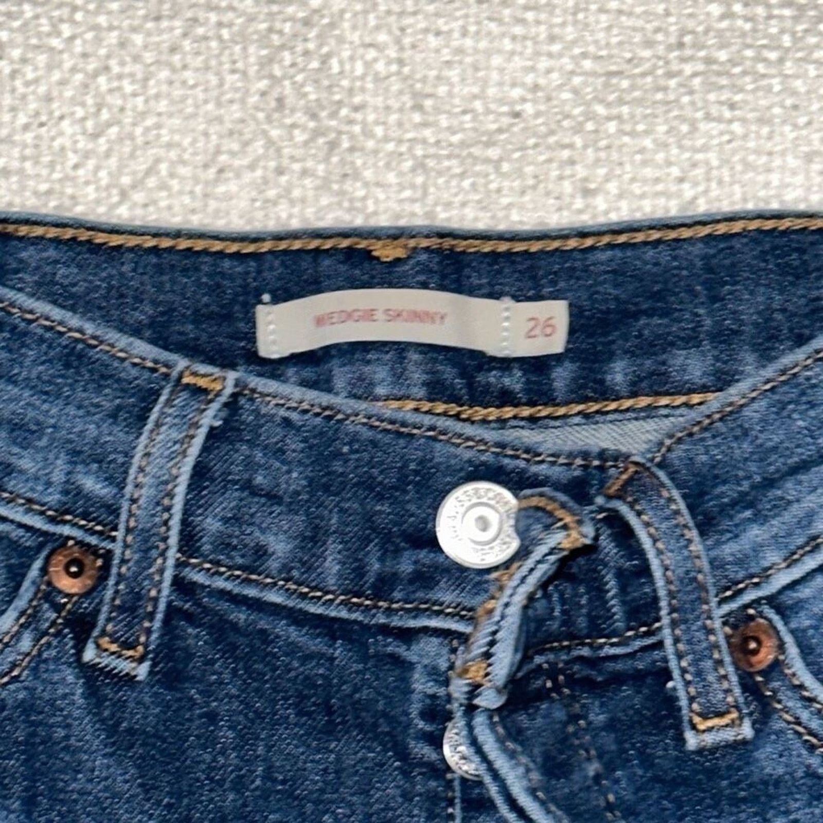Levi's Levi’s dark wash wedgie fit high waisted jeans | Sz 26 Size 26" / US 2 / IT 38 - 4 Thumbnail