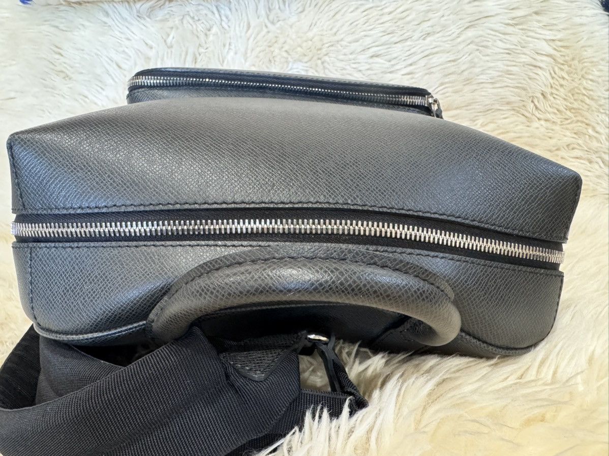 Louis Vuitton Louis Vuitton Taiga Grigori Gray Backpack Ardoise Leather Size ONE SIZE - 16 Thumbnail