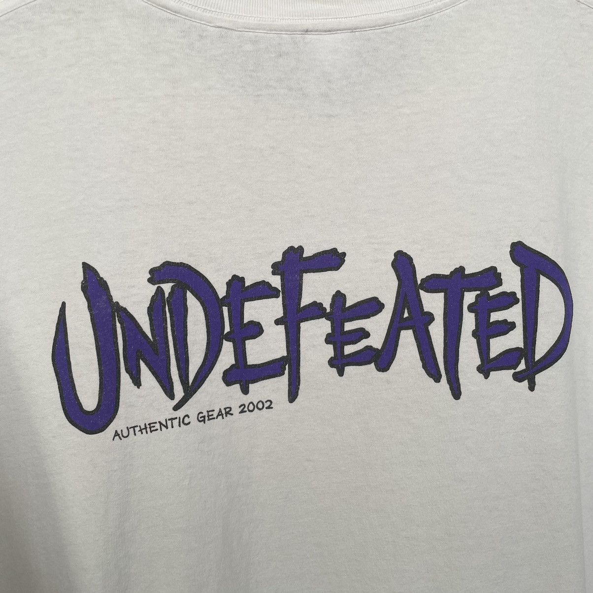 Undefeated × Vintage Vintage 2002 Undefeated Authentic Gear Streetwear Tee Size US XXL / EU 58 / 5 - 2 Thumbnail