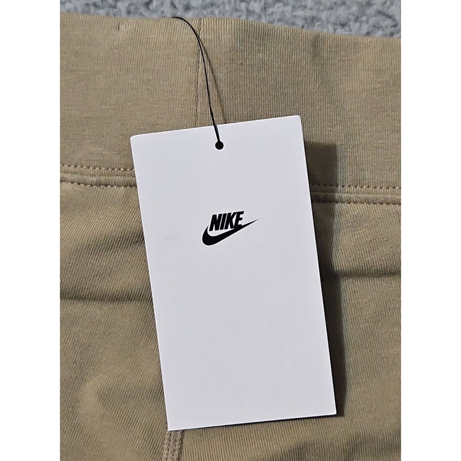Nike Nike Women's Garden Party Tight Fit Bike Shorts NWT Light Brown Small Yoga Activewear Shorts Tennis Running Gym Size 28" / US 6 / IT 42 - 4 Thumbnail