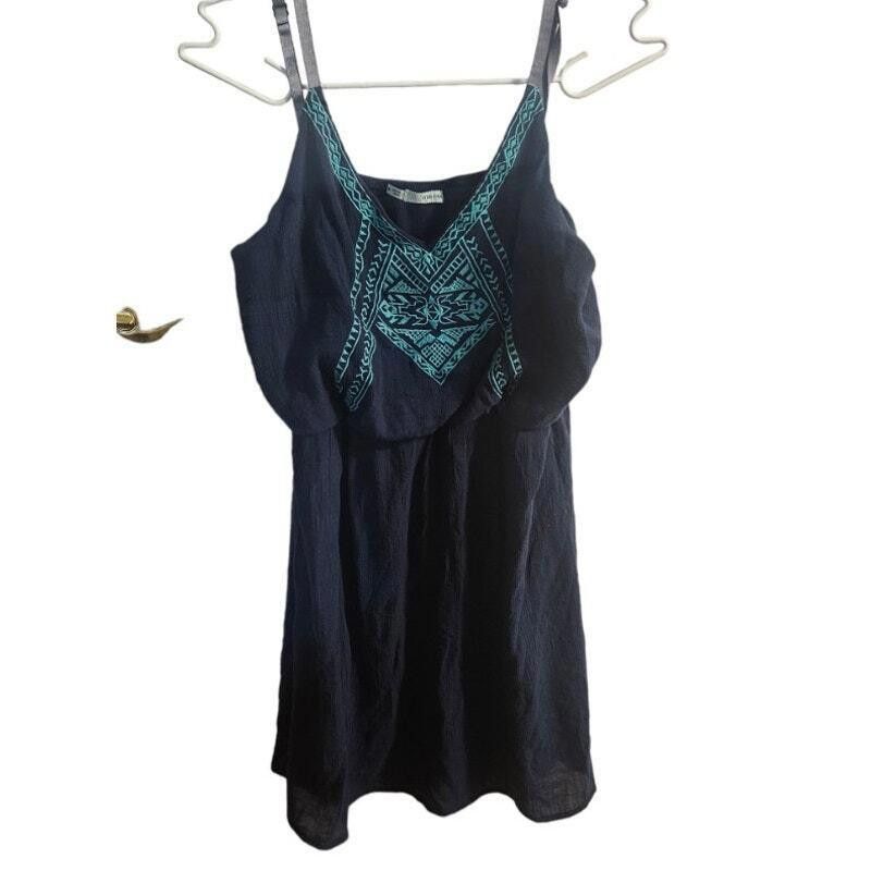 Designer Maurices Tank Dress Embroidered Sleeveless Blue Size Medium Size M / US 6-8 / IT 42-44 - 1 Thumbnail