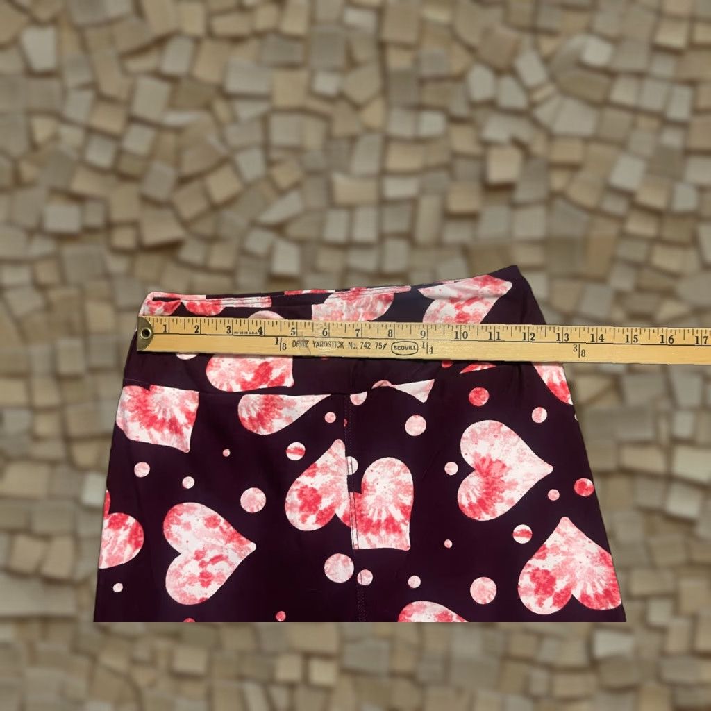 Vintage LuLaRoe Pants Womens One Size Red Pink Heart Pull On Skinny Leggings Regular Size 42" / US 20 - 1 Thumbnail