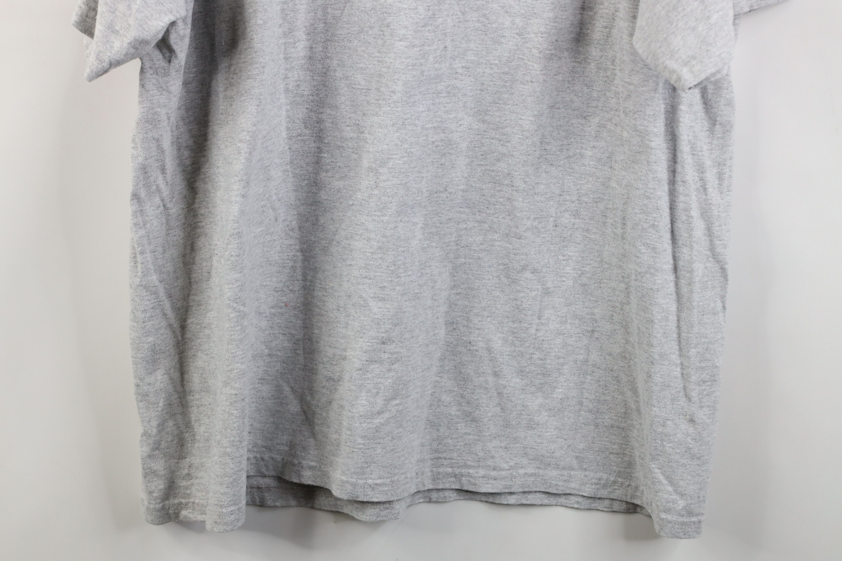 Nike Vintage 90s NIke Travis Scott Center Swoosh T-Shirt Gray Size US L / EU 52-54 / 3 - 12 Thumbnail