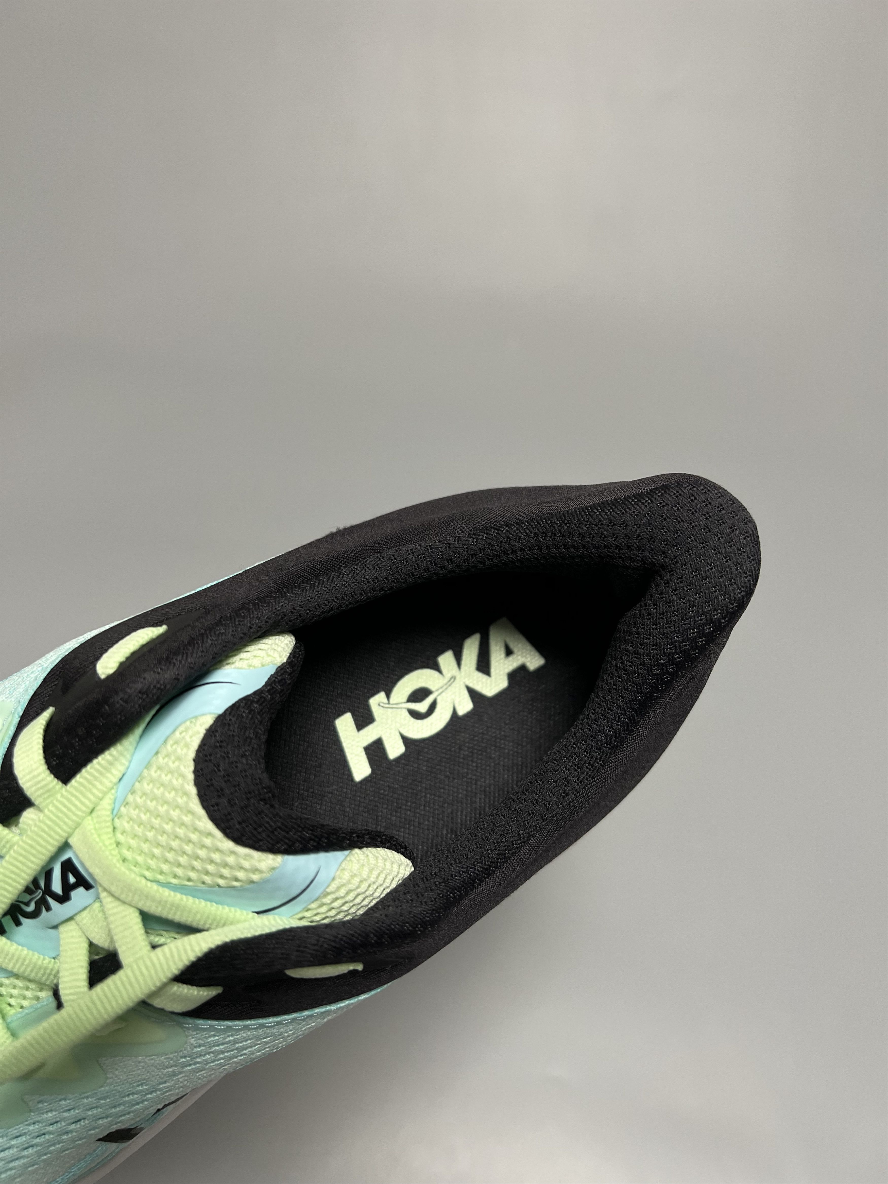 Hoka US 11D Hoka One One Bondi 9 Running Shoes Walking Size US 11 / EU 44 - 9 Thumbnail