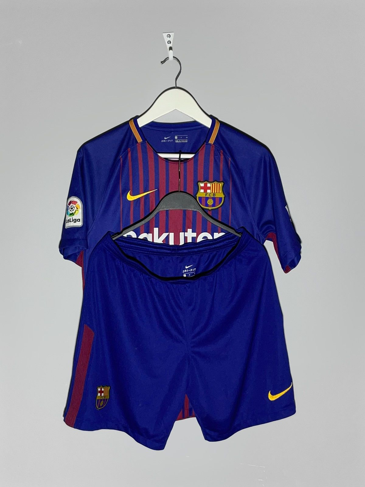 Nike F.C Barcelona Nike 2017/18 Home Y2k Streetwear Football Kit Size US S / EU 44-46 / 1 - 1 Thumbnail