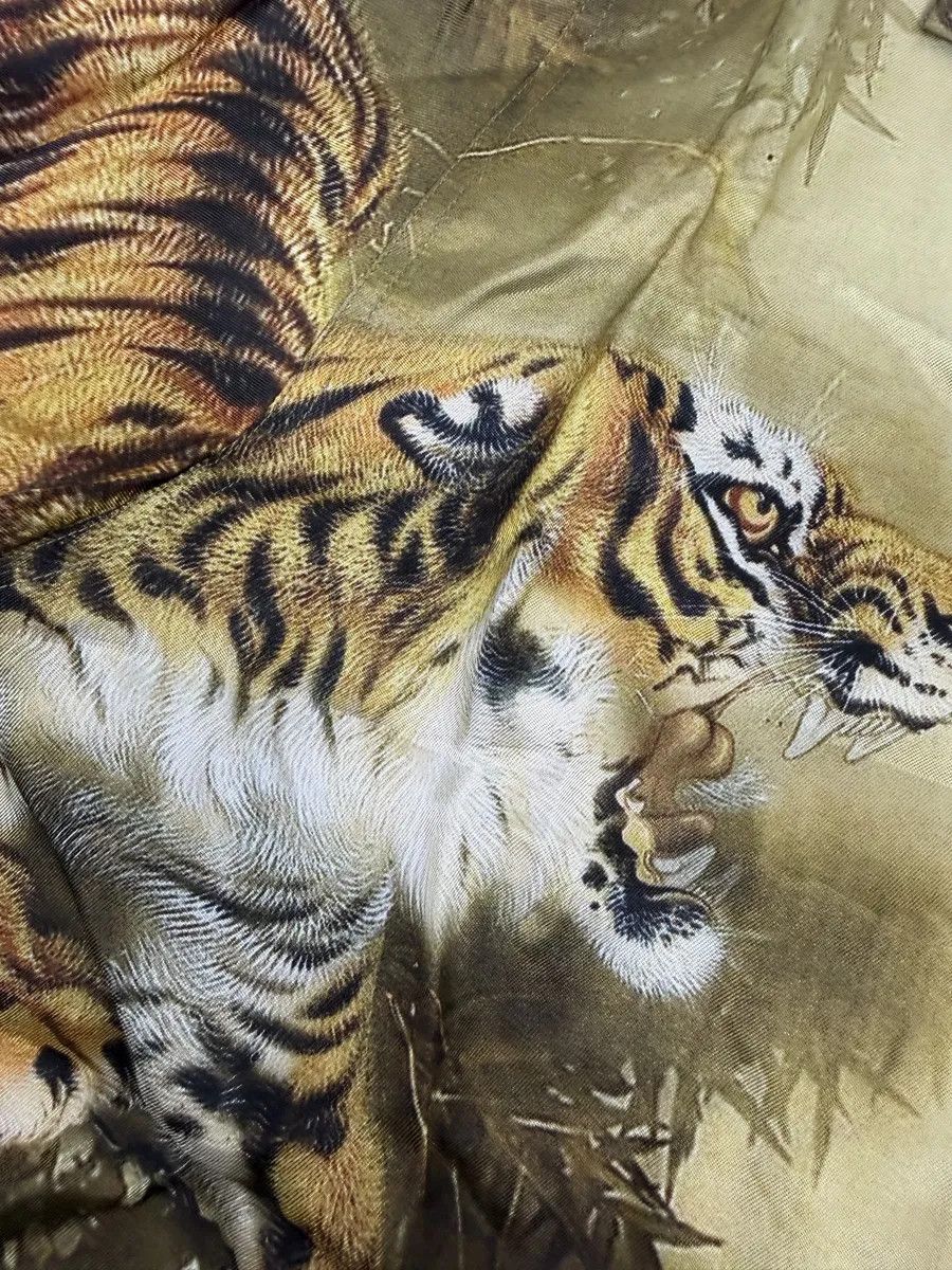 Dries Van Noten FW2020 Dries Van Noten Tiger Gold Shirt Size US S / EU 44-46 / 1 - 10 Thumbnail