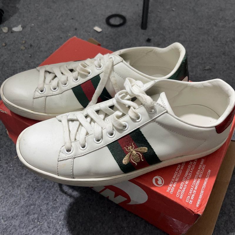 Gucci Gucci Ace Low-Top Sneakers with Bee Design - Size US 8 / IT 38 - 1 Thumbnail