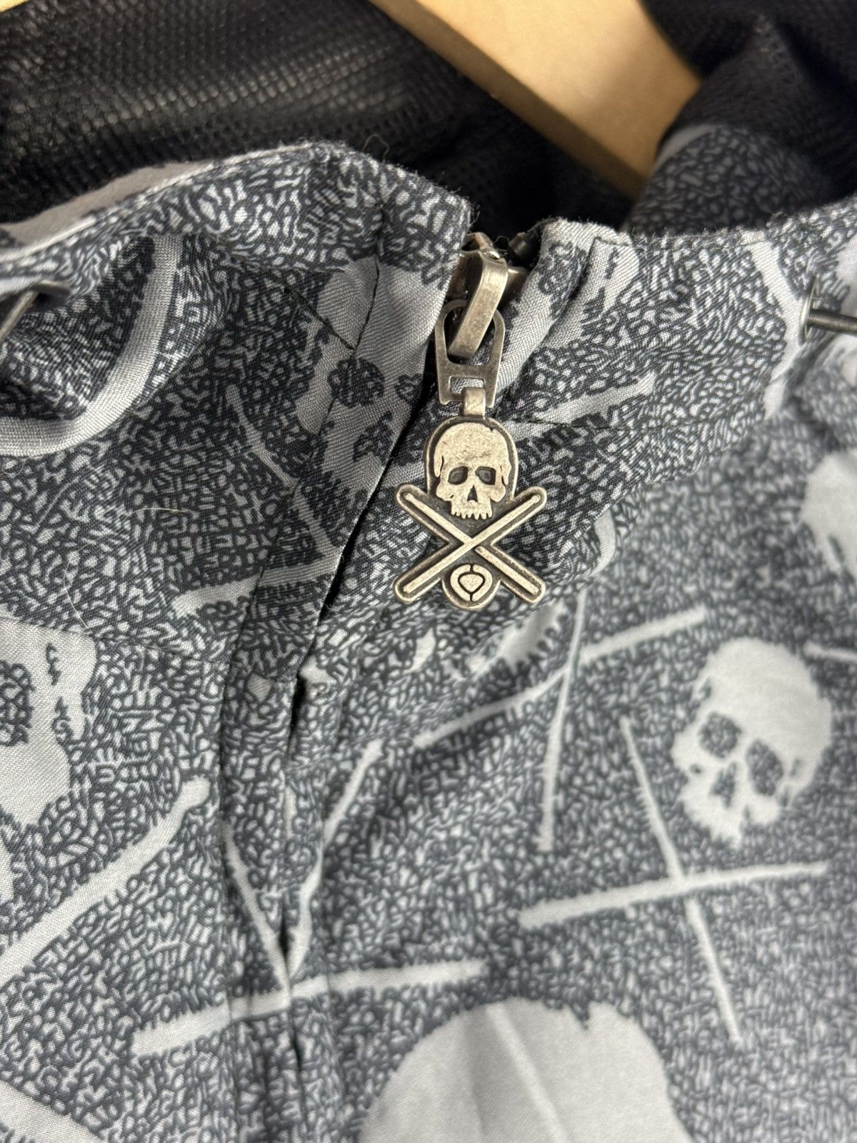C1RCA Circa Skateboarding Y2K Skull Overprinted Hooded Windbreaker Size US M / EU 48-50 / 2 - 11 Thumbnail