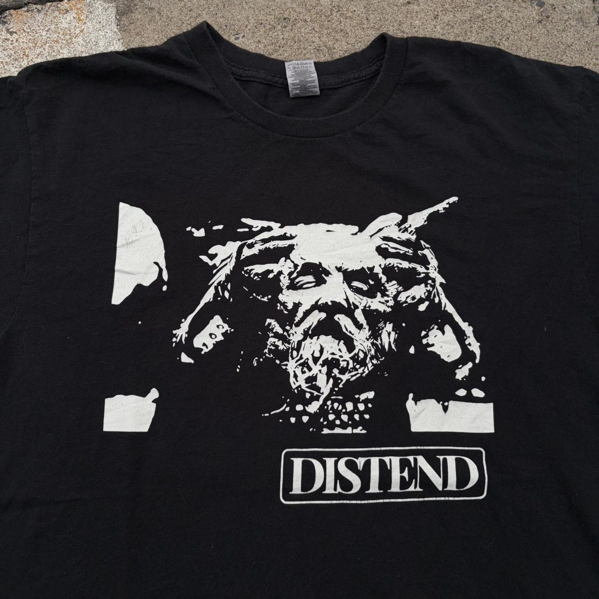Band Tees DISTEND Size US L / EU 52-54 / 3 - 2 Thumbnail