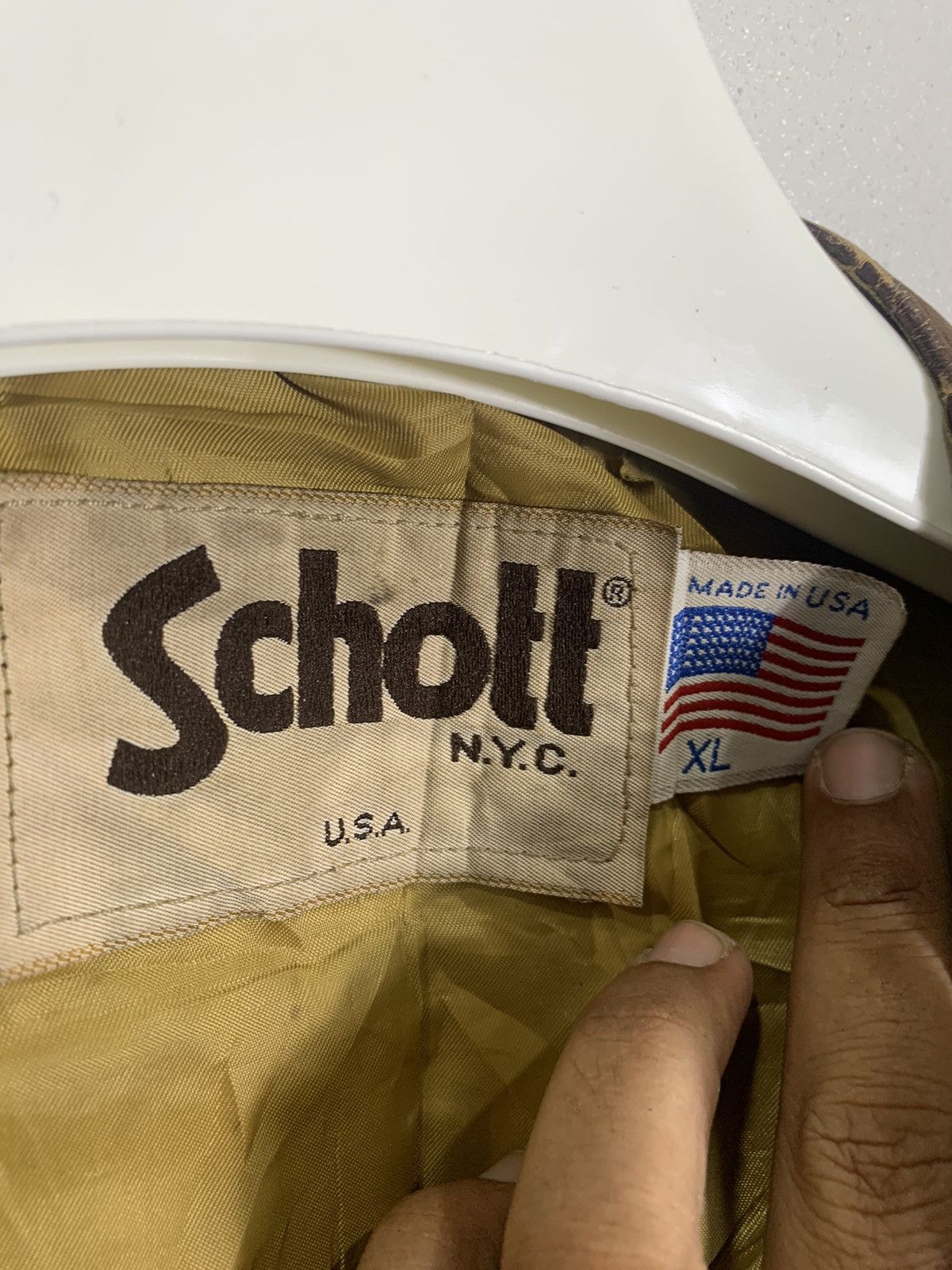 Vintage Vintage 80’s Schott Leather Vest Trashed Size US L / EU 52-54 / 3 - 3 Thumbnail