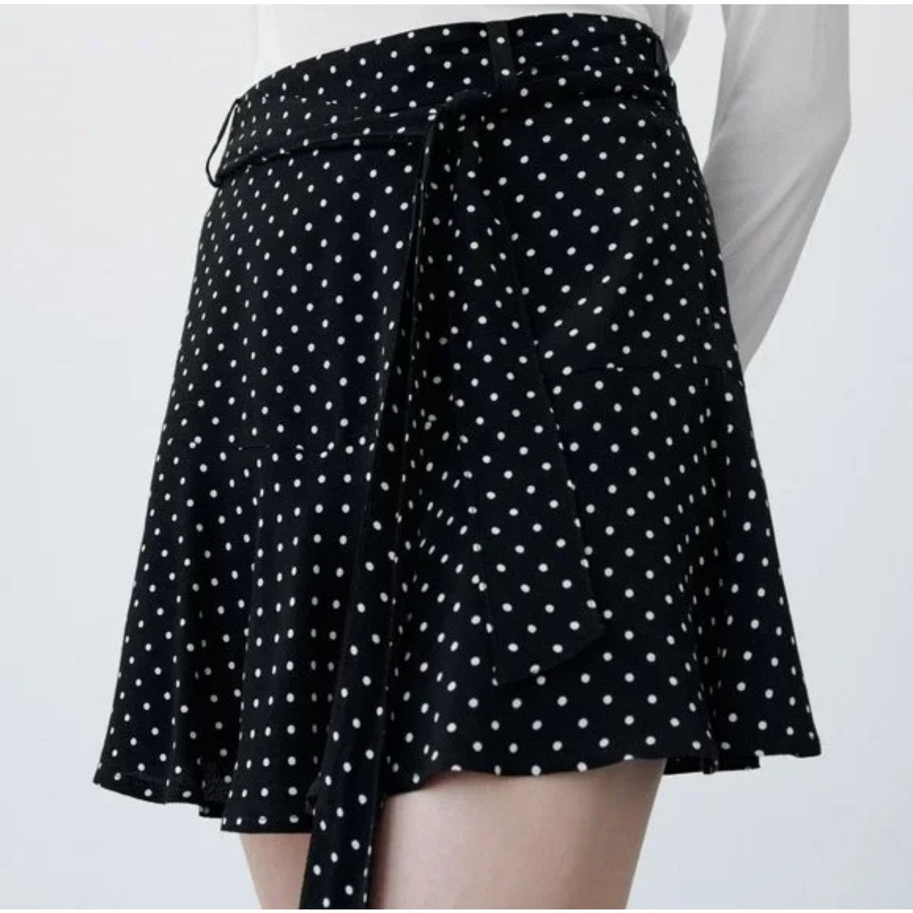 Zara Zara black white polka dots ruffled skort size Small Size 27" / US 4 / IT 40 - 1 Thumbnail