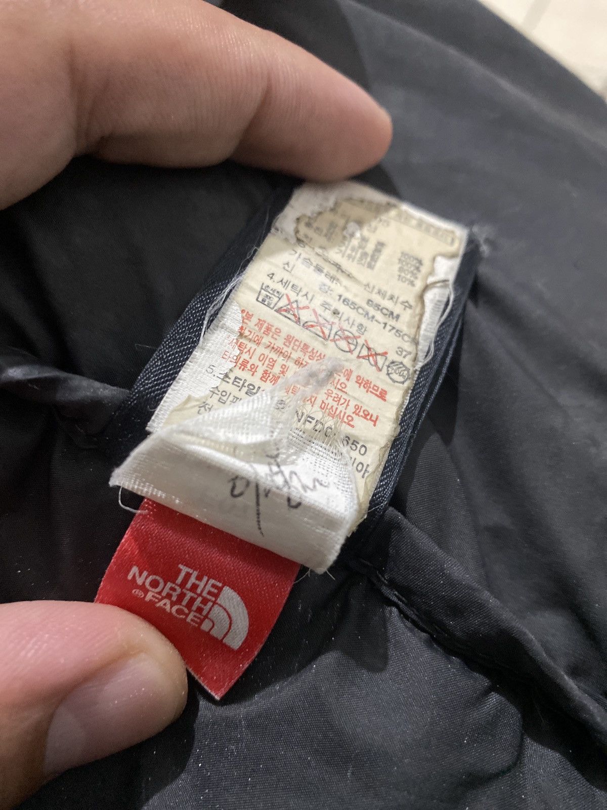 The North Face THE NORTH RETRO 1996 NUPTSE 700 SERIES Size US L / EU 52-54 / 3 - 7 Thumbnail