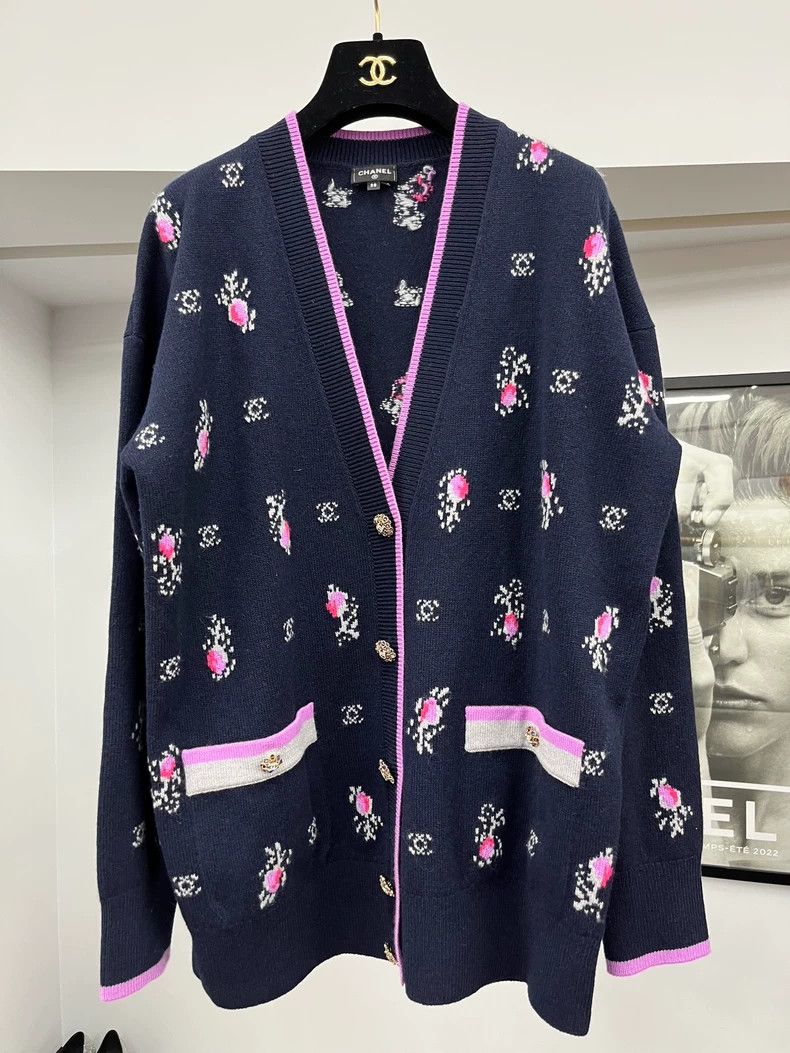 Chanel Chanel 22K Blue Floral Knit Cardigan Size US M / EU 48-50 / 2 - 1 Thumbnail