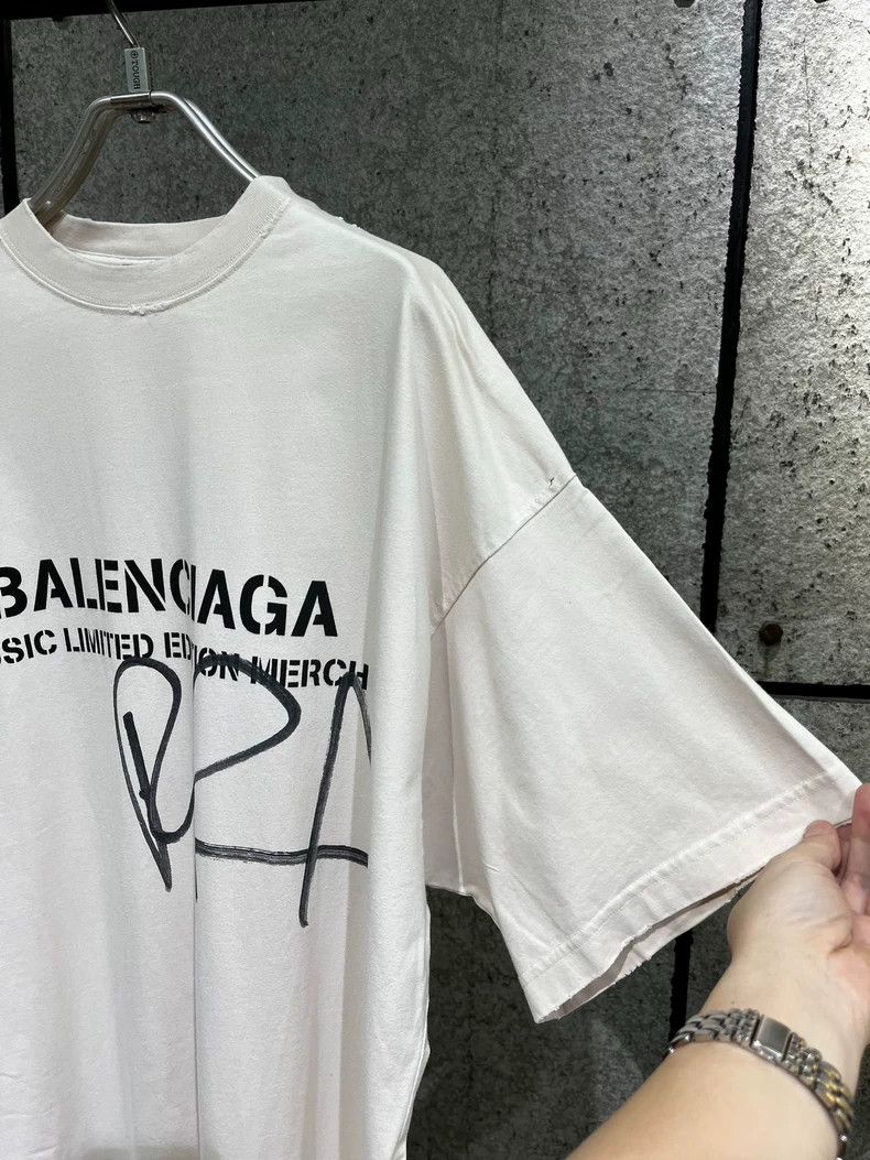 Balenciaga Balenciaga Beige loose short sleeve Size US M / EU 48-50 / 2 - 4 Thumbnail