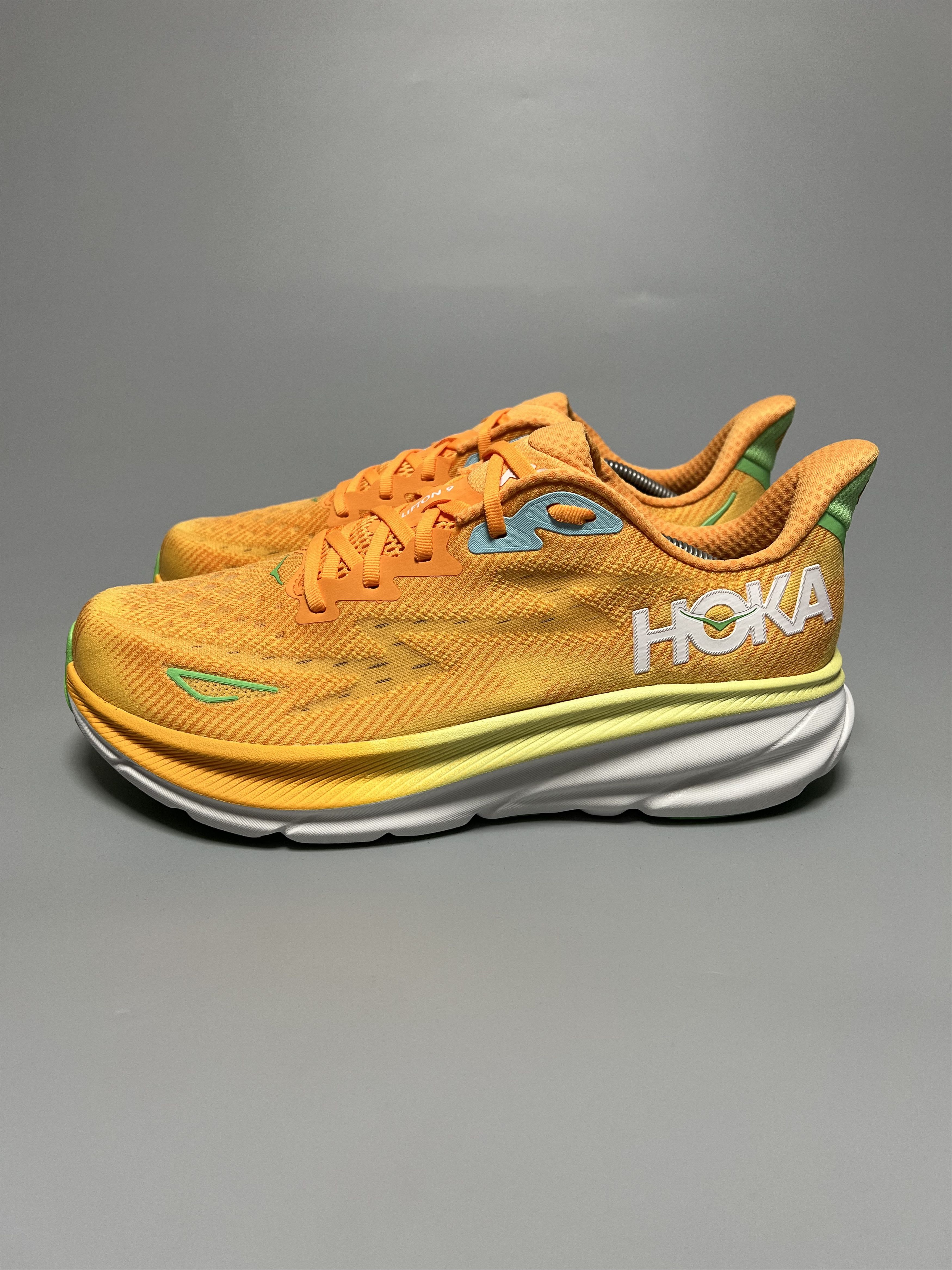 Hoka 10.5EE Hoka One One Clifton 9 Wide Running Shoes Walking Gym Size US 10.5 / EU 43-44 - 2 Thumbnail