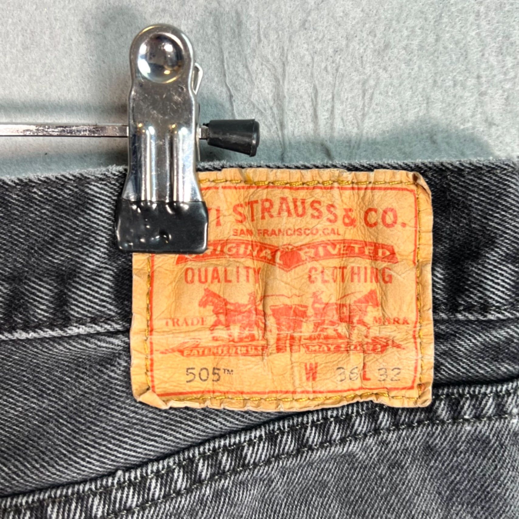 Levi's Levi's 505 Jeans Mens 36x32 Black Cotton Denim Straight Fit 5-Pocket Regular Rise Mid Vintage No N/A Size US 36 / EU 52 - 3 Thumbnail