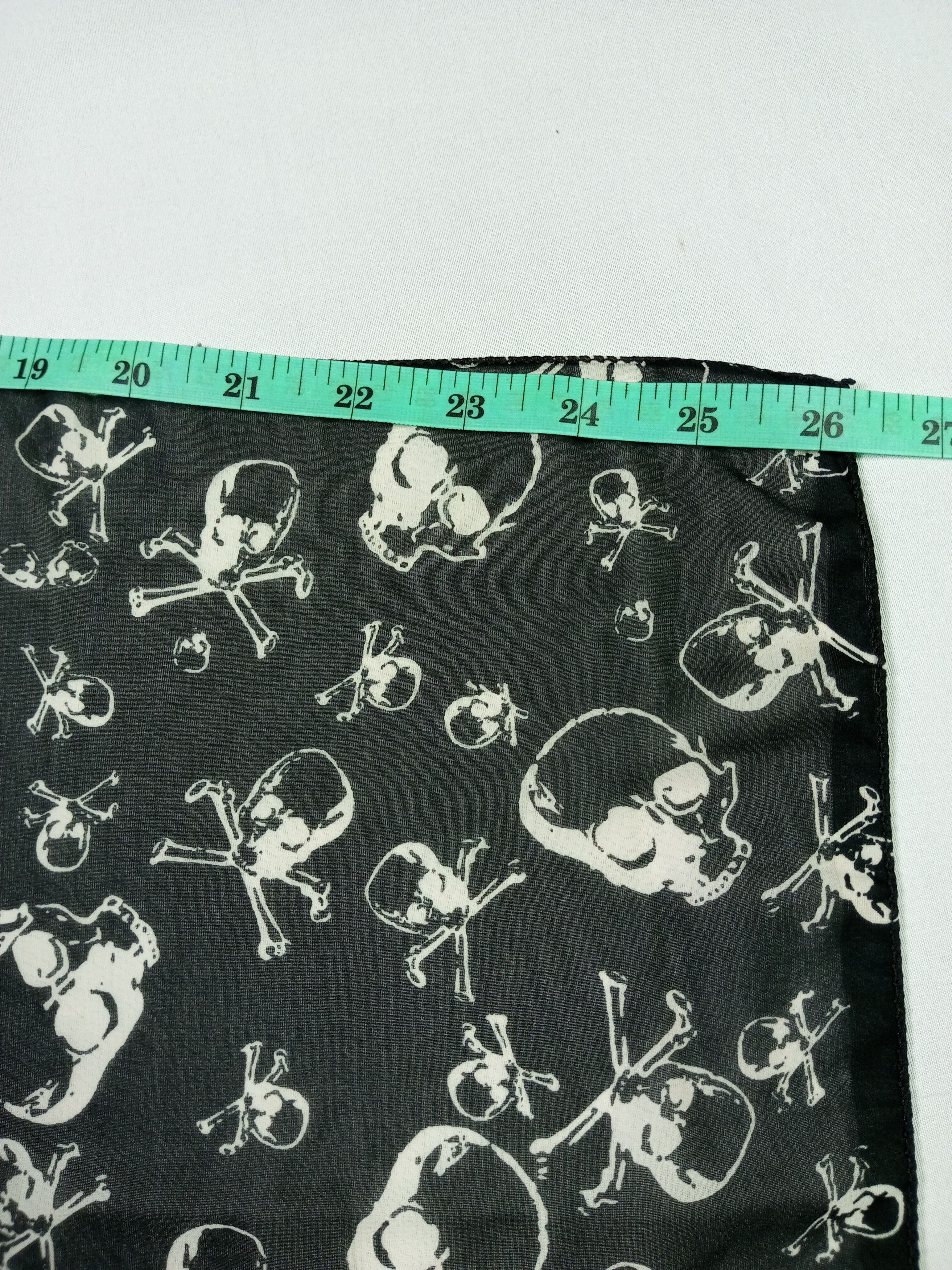 Japanese Brand Skulls scarf Inspired by Alexander Mcqueen Size ONE SIZE - 7 Thumbnail