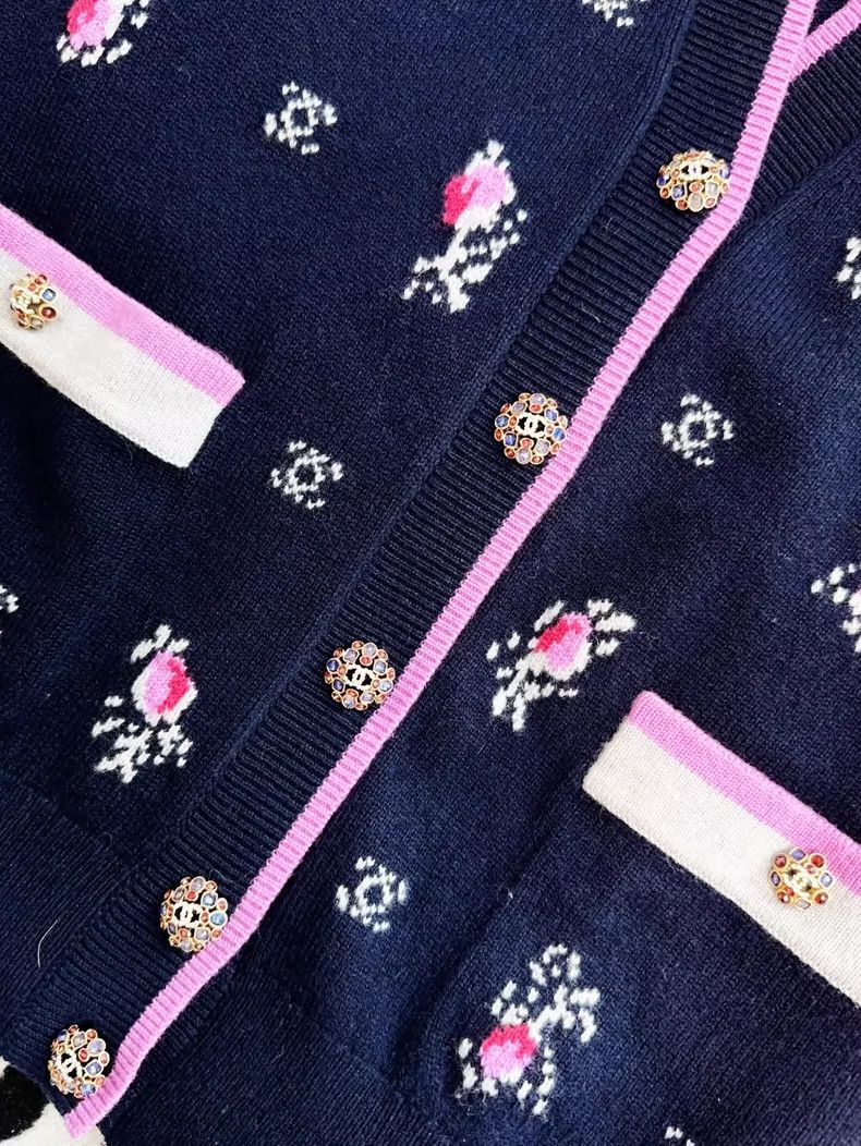 Chanel Chanel 22K dark blue pink gem buckle medium and long knitt Size XXS / US 00 / IT 34 - 4 Thumbnail